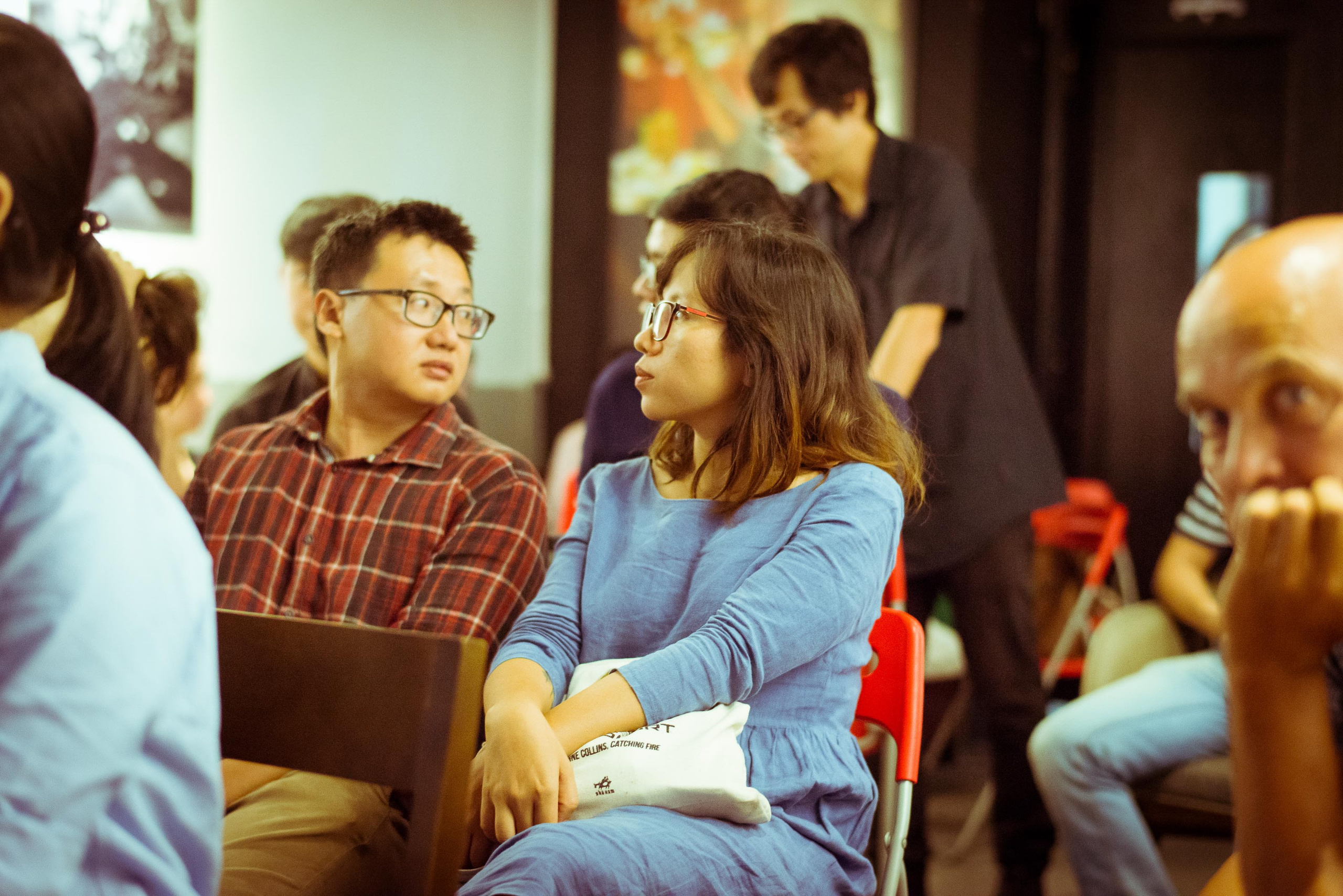 Фотограф Сергей Медведчиков в Сайгоне с выставкой '17. Юлия Розанова, коммерческий фоторепортаж в Москве