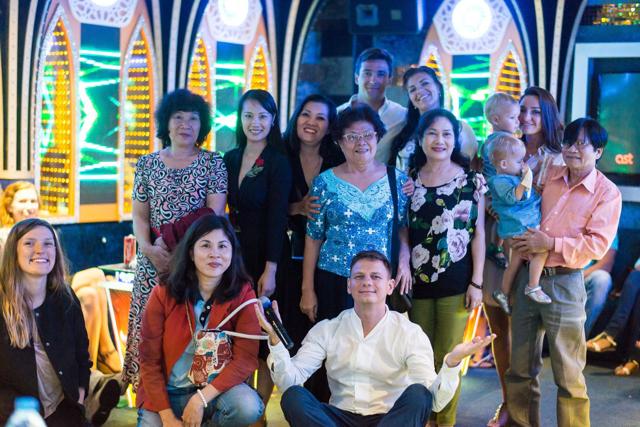 Караоке в Сайгоне '17. Юлия Розанова, коммерческий фоторепортаж в Москве