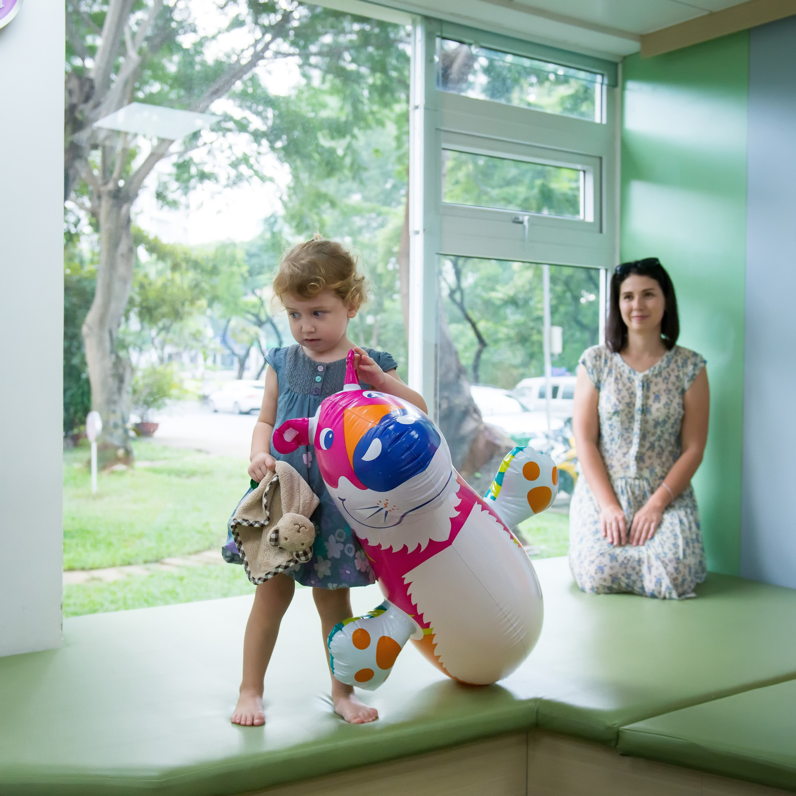 Дима и Алла. Алиса идёт впервые в сад. Вьетнам. Юлия Розанова, коммерческий фоторепортаж в Москве