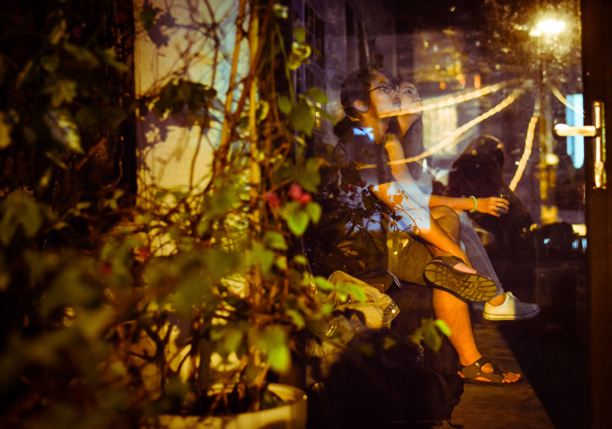 Фотограф Сергей Медведчиков в Сайгоне с выставкой '17. Юлия Розанова, коммерческий фоторепортаж в Москве