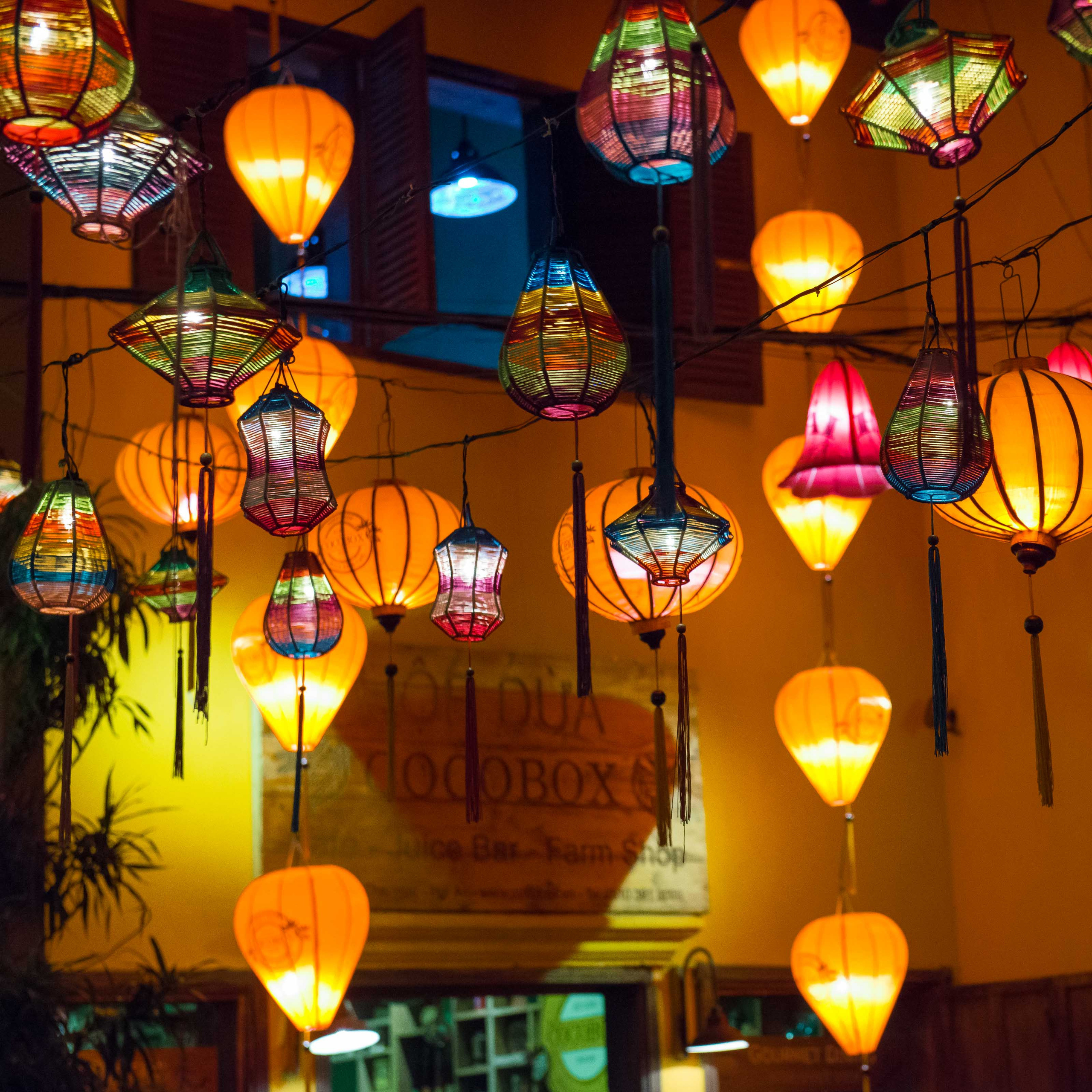 Хойан. Январь 2018. Юлия Розанова, коммерческий фоторепортаж в Москве