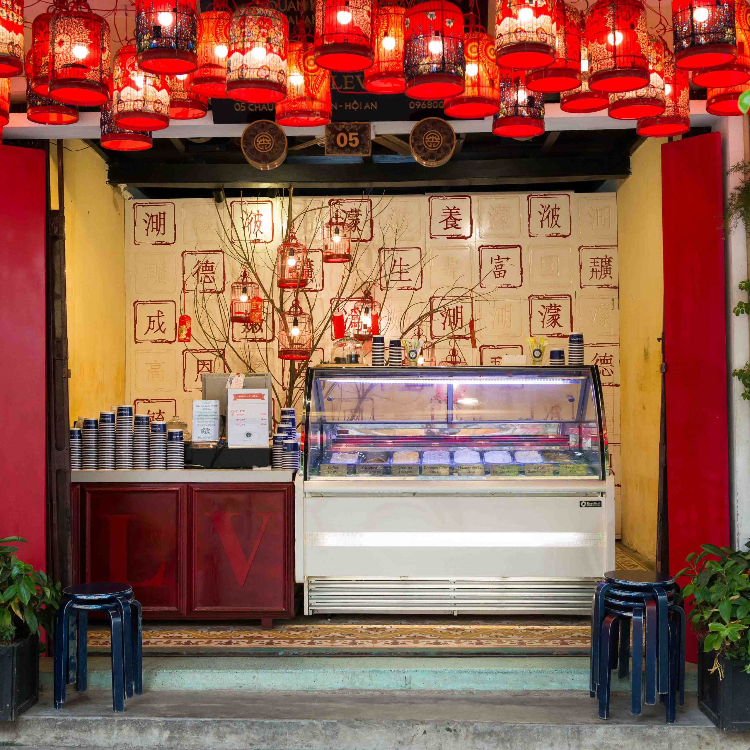 Хойан. Январь 2018. Юлия Розанова, коммерческий фоторепортаж в Москве