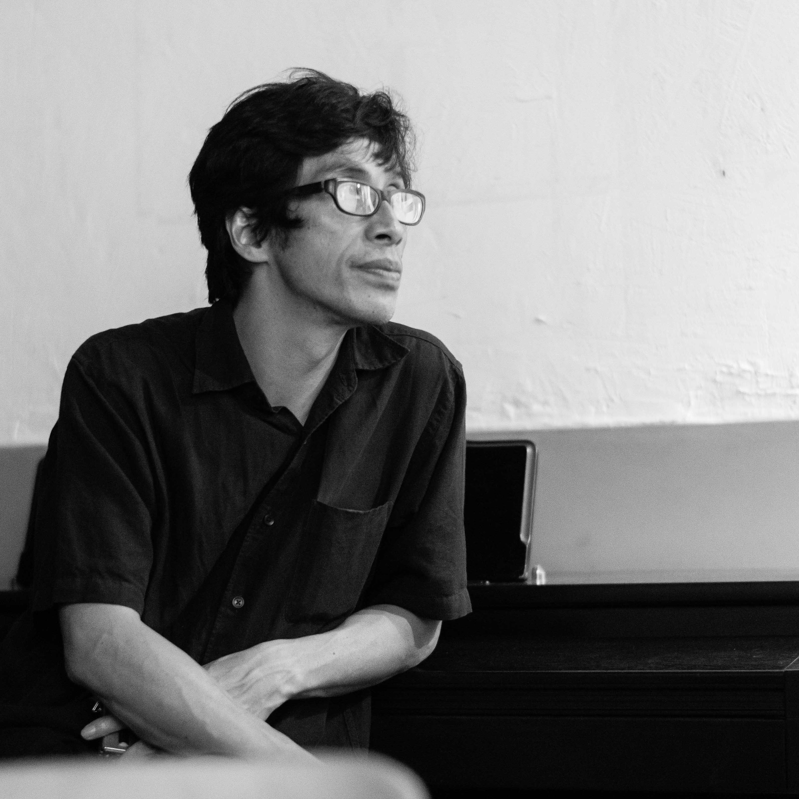 Фотограф Сергей Медведчиков в Сайгоне с выставкой '17. Юлия Розанова, коммерческий фоторепортаж в Москве