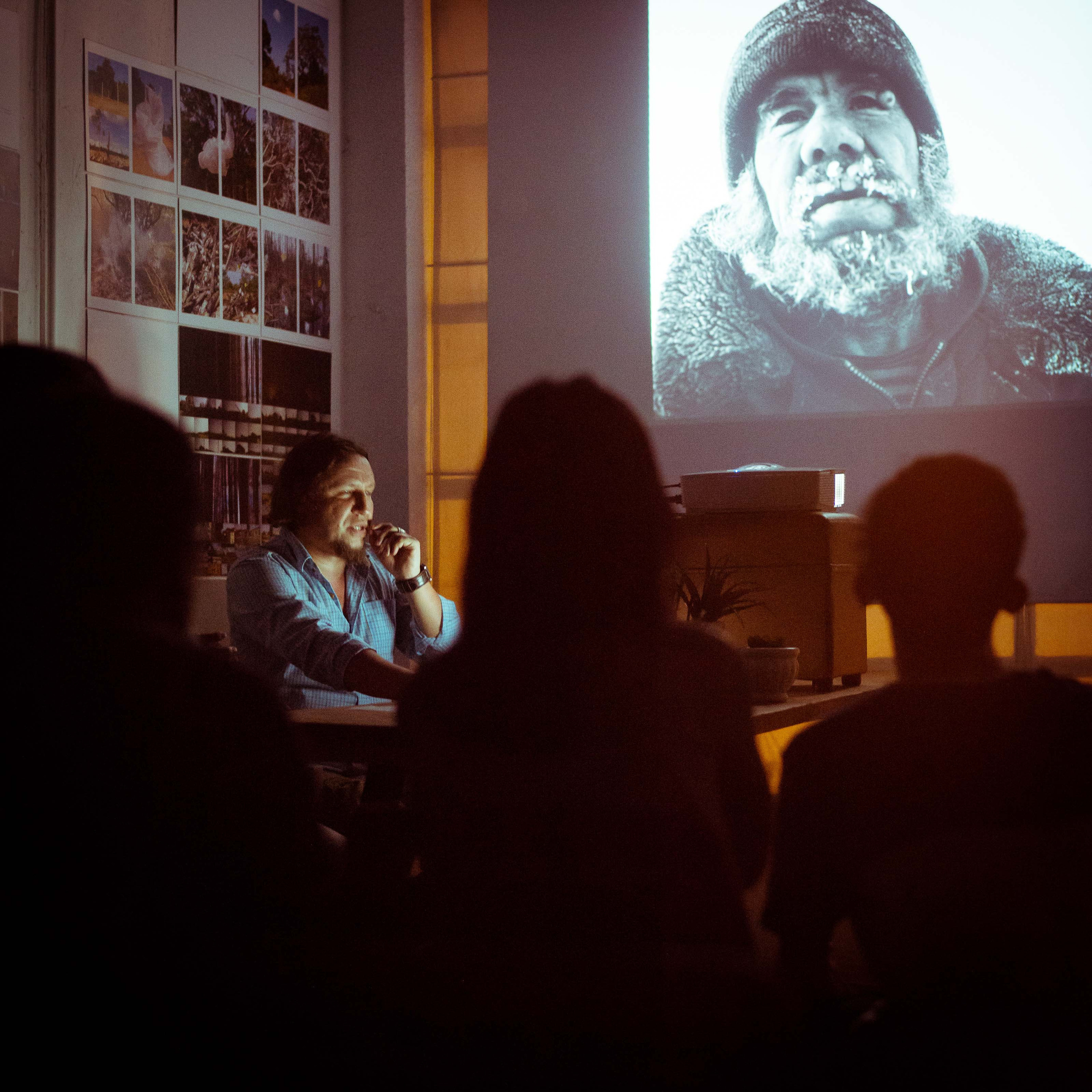 Фотограф Сергей Медведчиков в Сайгоне с выставкой '17. Юлия Розанова, коммерческий фоторепортаж в Москве