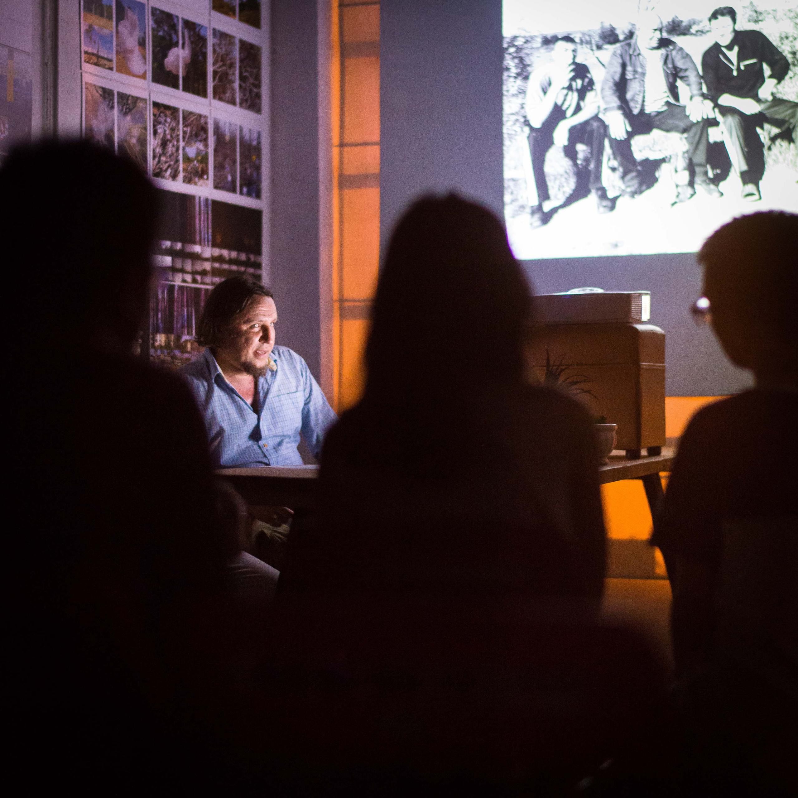 Фотограф Сергей Медведчиков в Сайгоне с выставкой '17. Юлия Розанова, коммерческий фоторепортаж в Москве