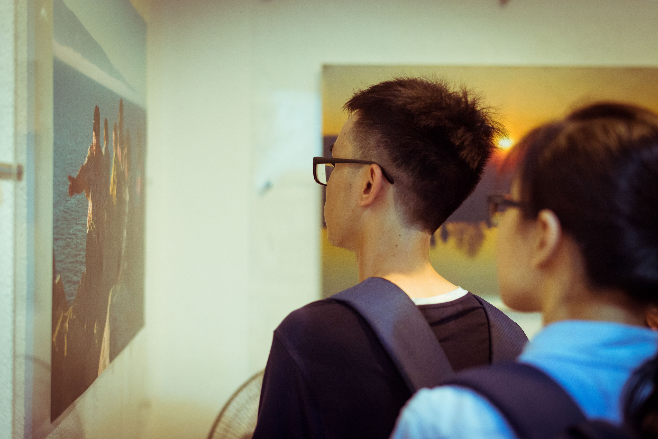 Фотограф Сергей Медведчиков в Сайгоне с выставкой '17. Юлия Розанова, коммерческий фоторепортаж в Москве