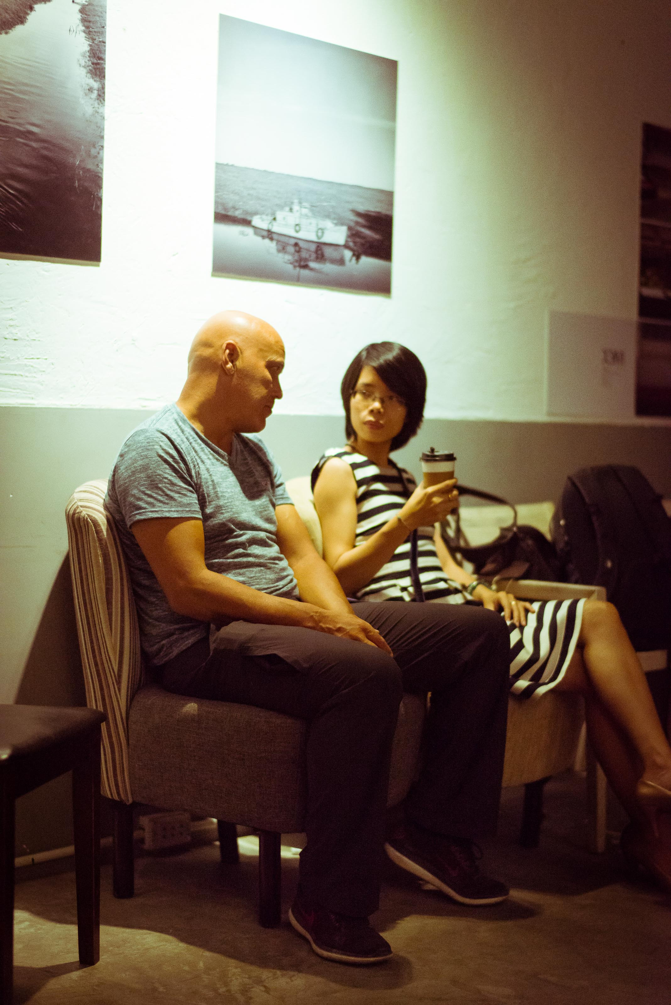 Фотограф Сергей Медведчиков в Сайгоне с выставкой '17. Юлия Розанова, коммерческий фоторепортаж в Москве