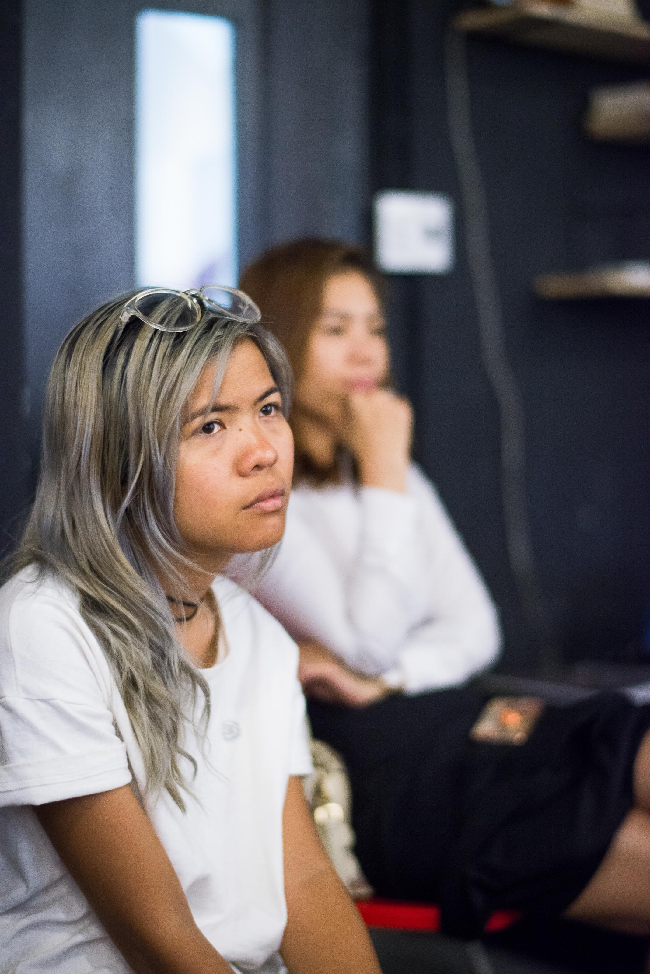 Фотограф Сергей Медведчиков в Сайгоне с выставкой '17. Юлия Розанова, коммерческий фоторепортаж в Москве