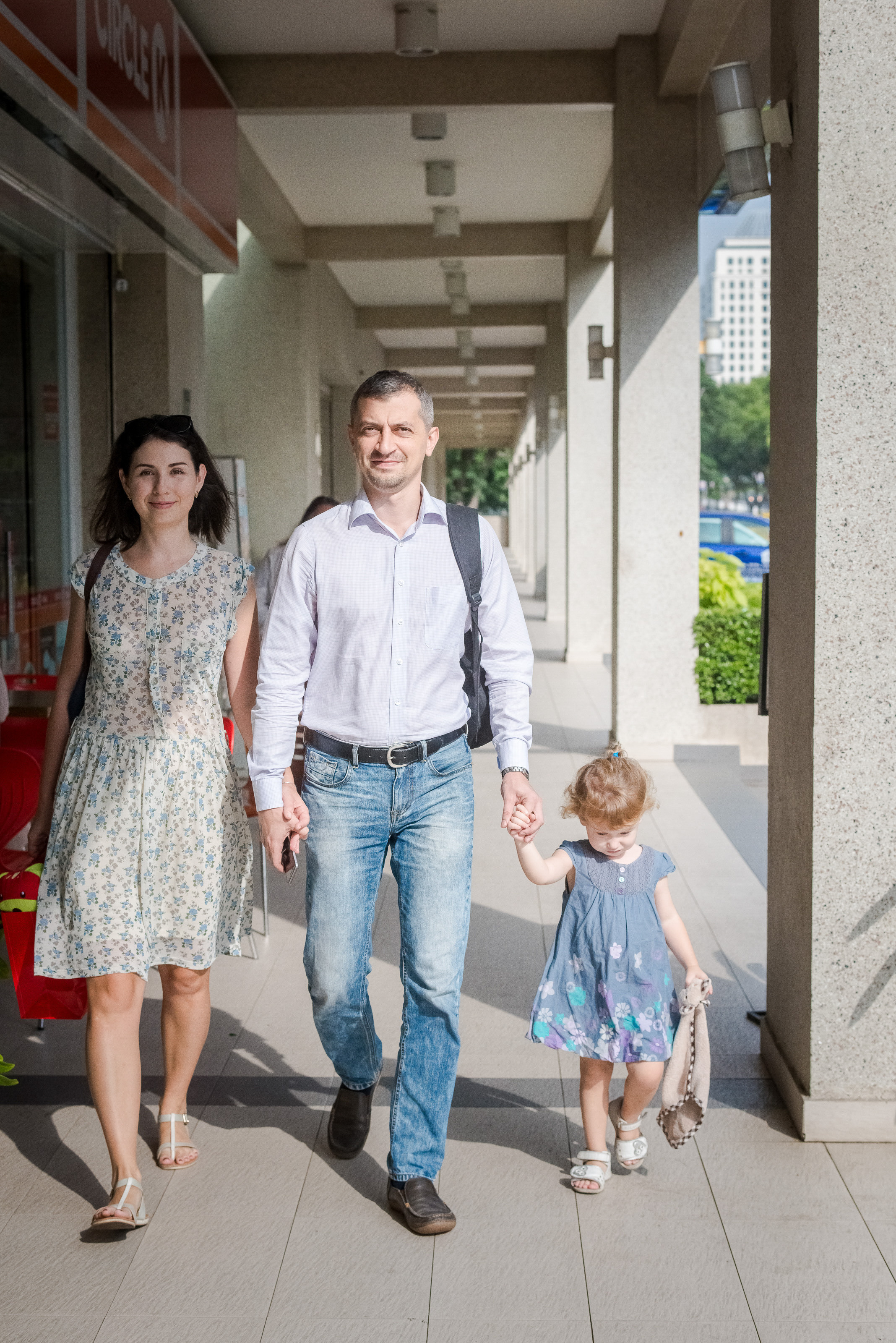 Дима и Алла. Алиса идёт впервые в сад. Вьетнам. Юлия Розанова, коммерческий фоторепортаж в Москве