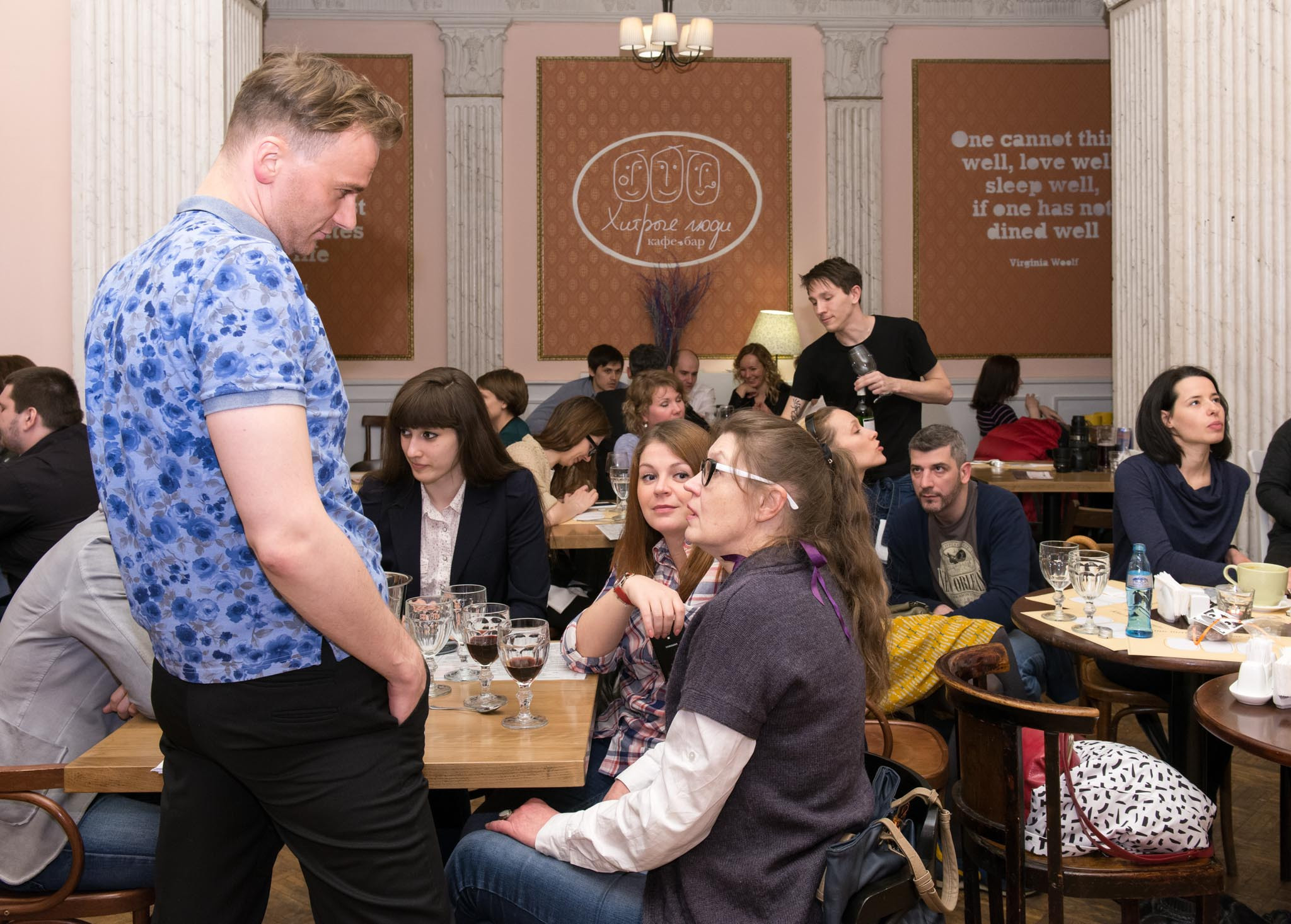 Литературный вечер в «Fat Cat». Юлия Розанова, коммерческий фоторепортаж в Москве