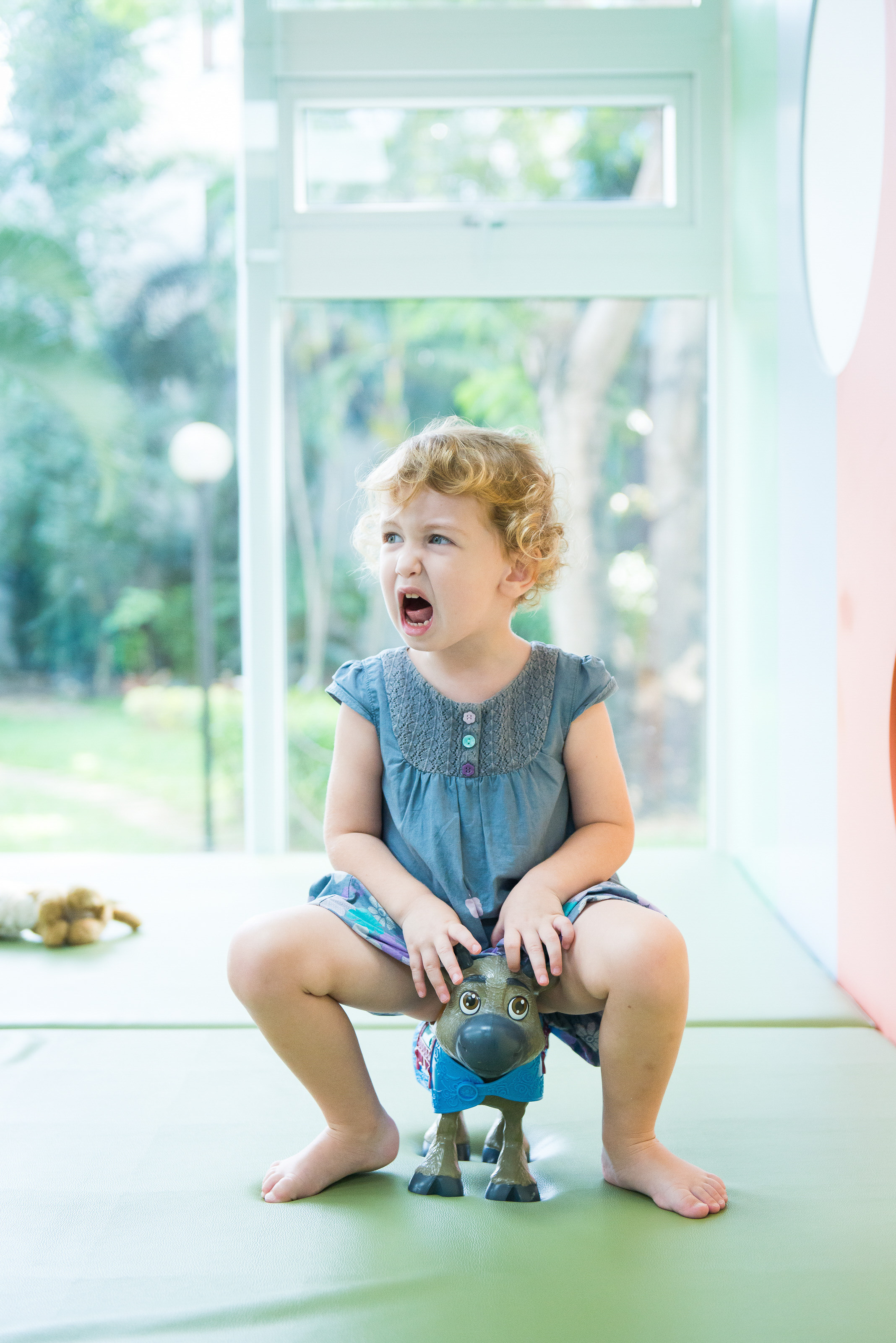 Дима и Алла. Алиса идёт впервые в сад. Вьетнам. Юлия Розанова, коммерческий фоторепортаж в Москве