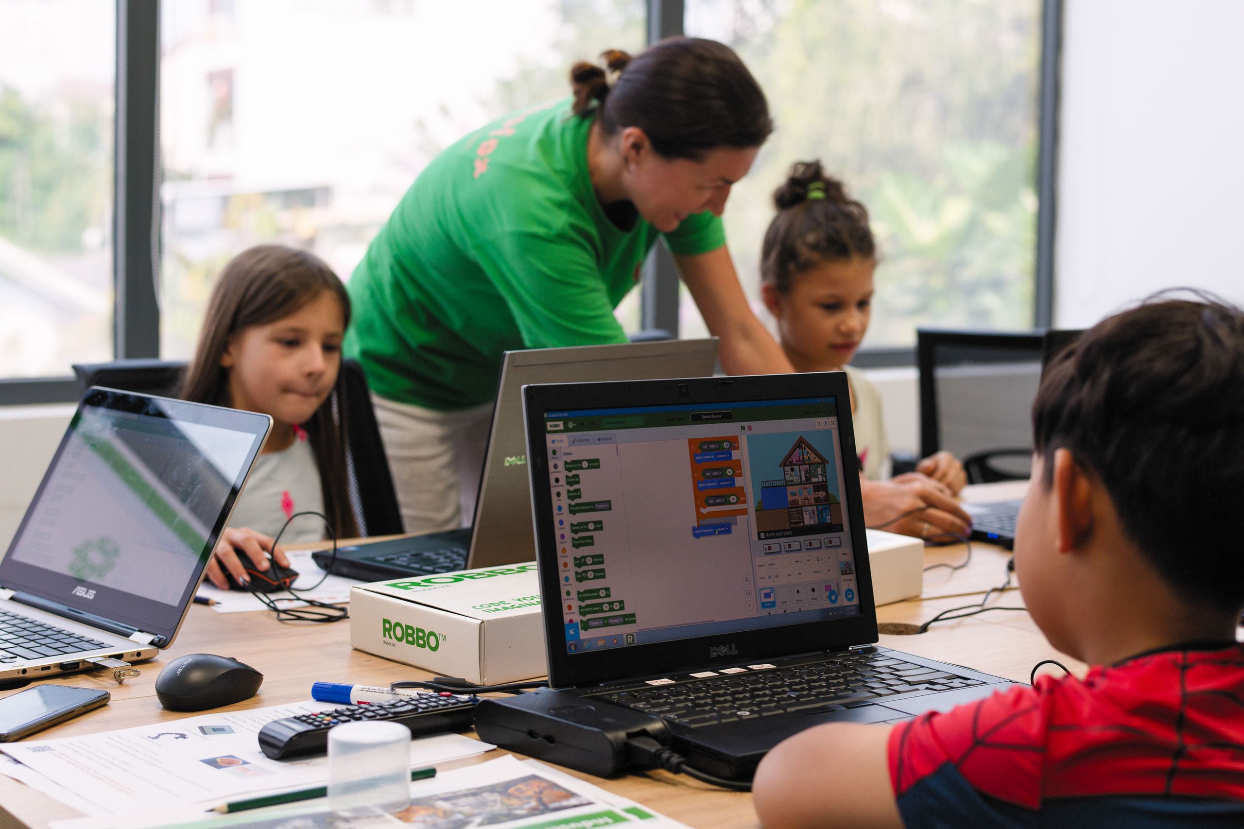 Robofox '20. Юлия Розанова, коммерческий фоторепортаж в Москве