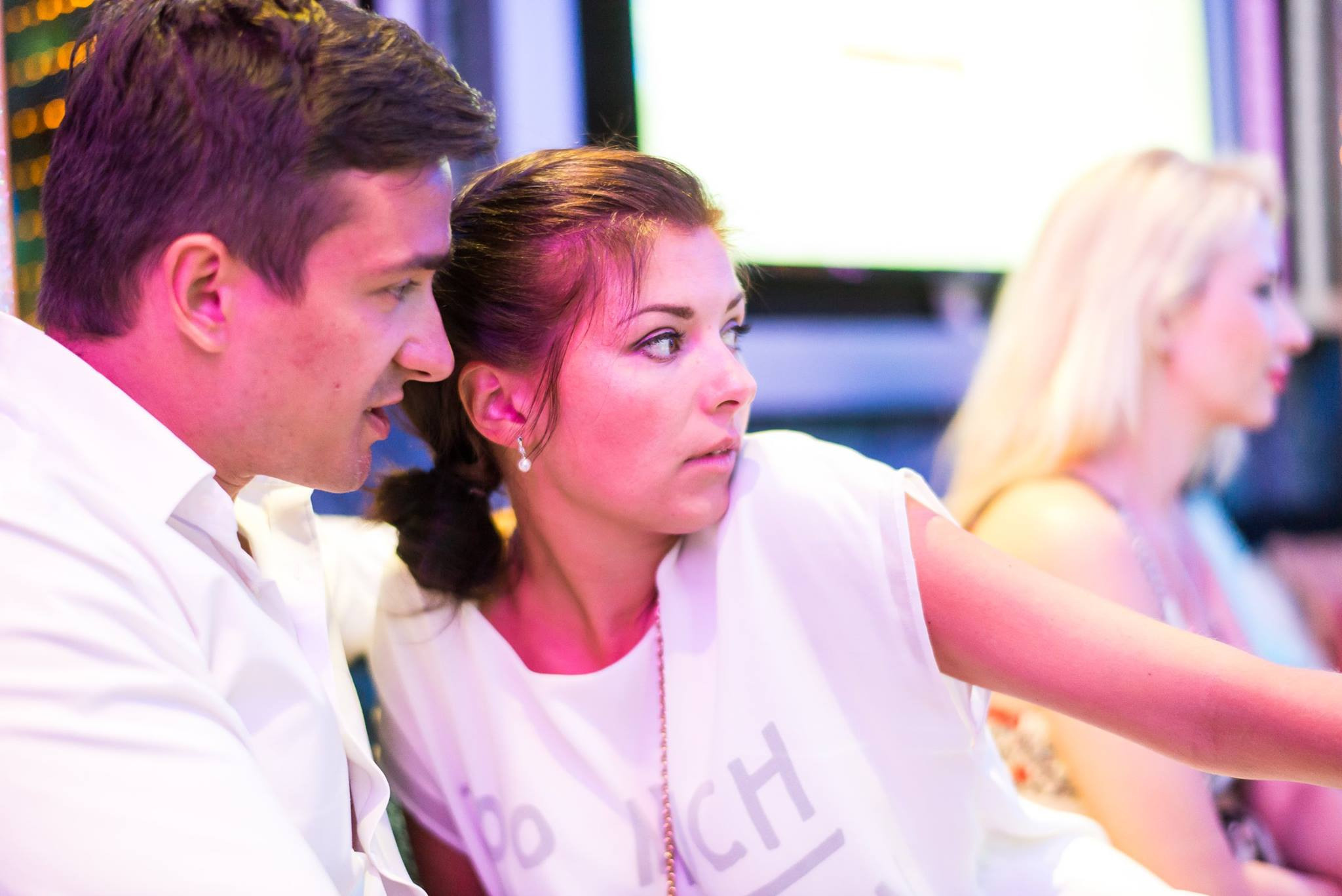 Караоке в Сайгоне '17. Юлия Розанова, коммерческий фоторепортаж в Москве