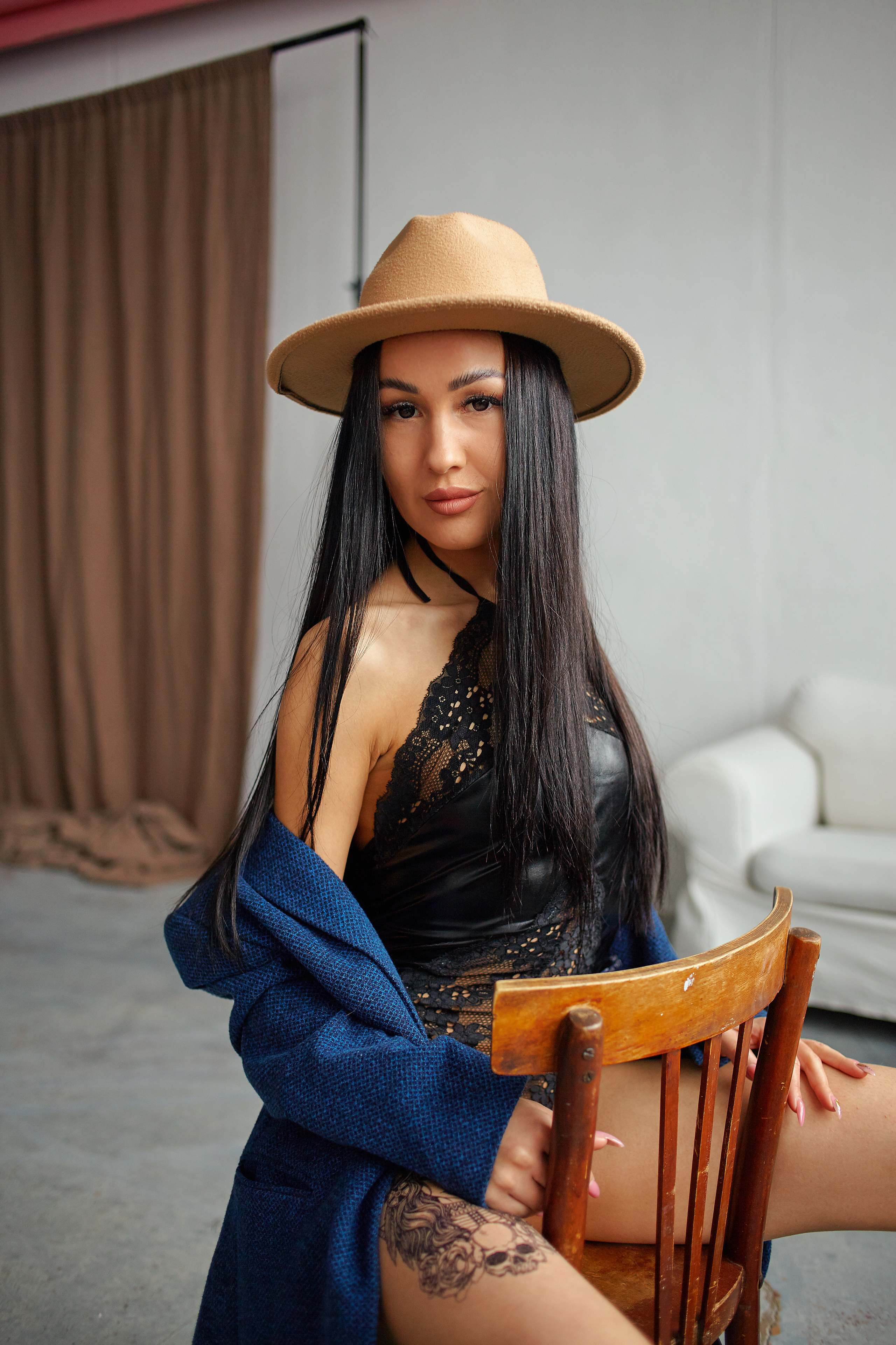 позы для фотосессии для девушек в студии