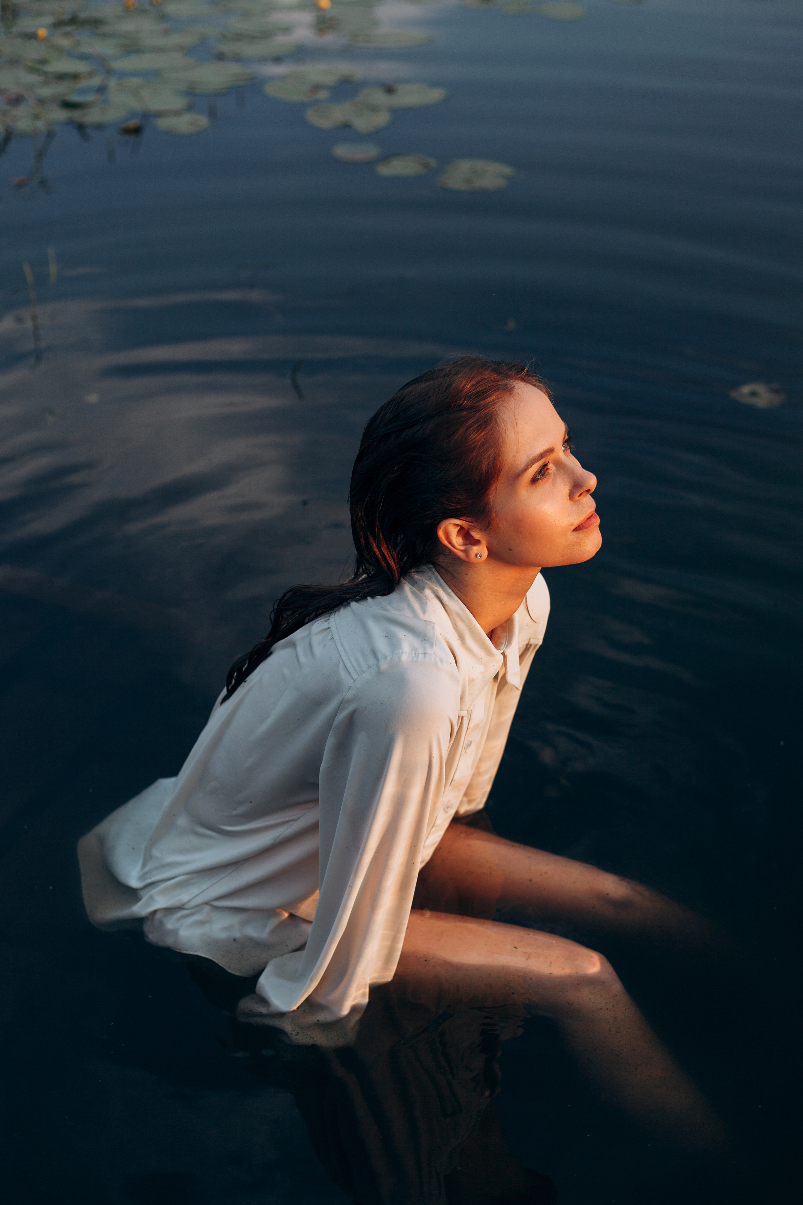фотосессия для девушки в воде