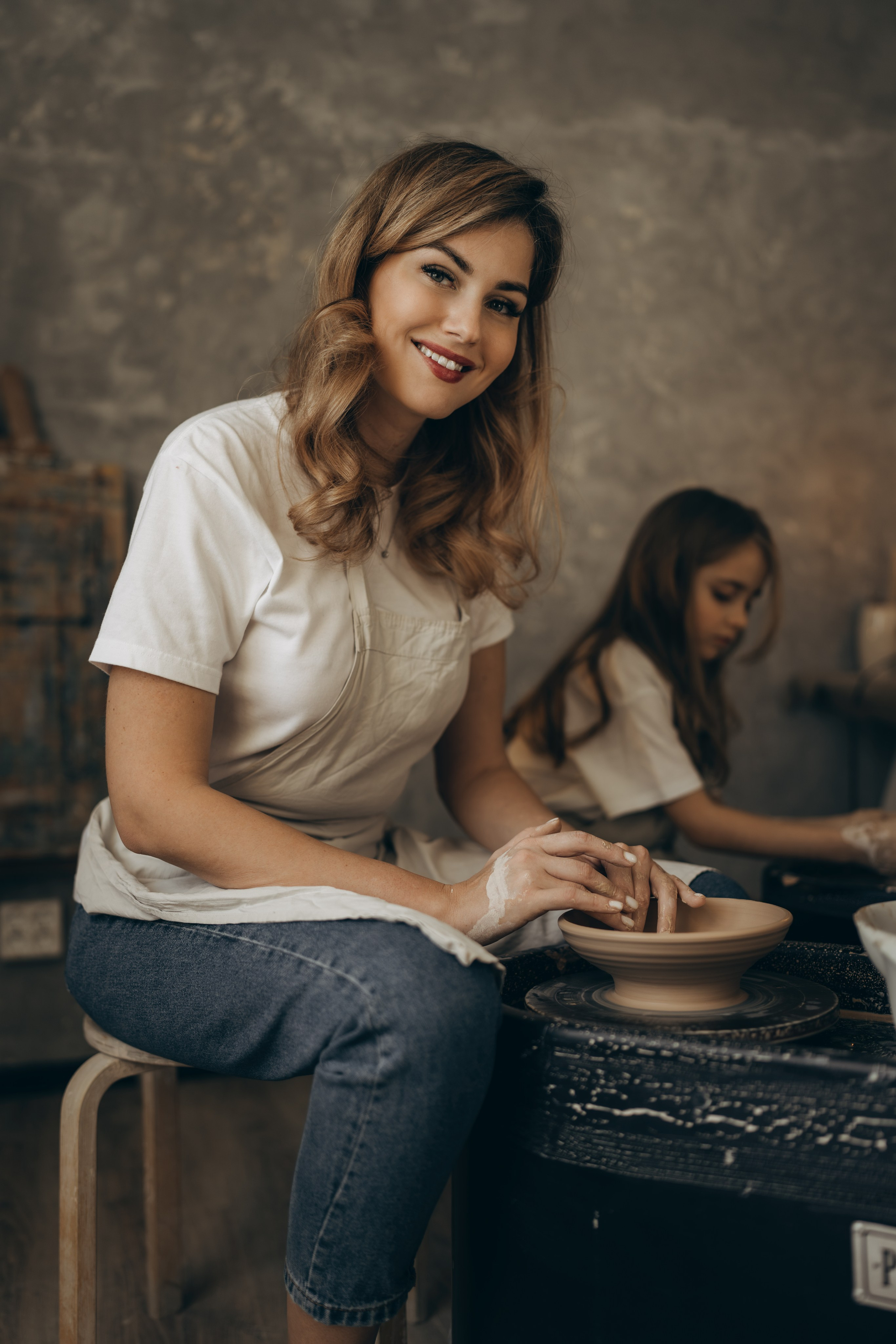 В гончарной мастерской. Семейный фотограф Москва. Фотограф беременности и материнства Москва