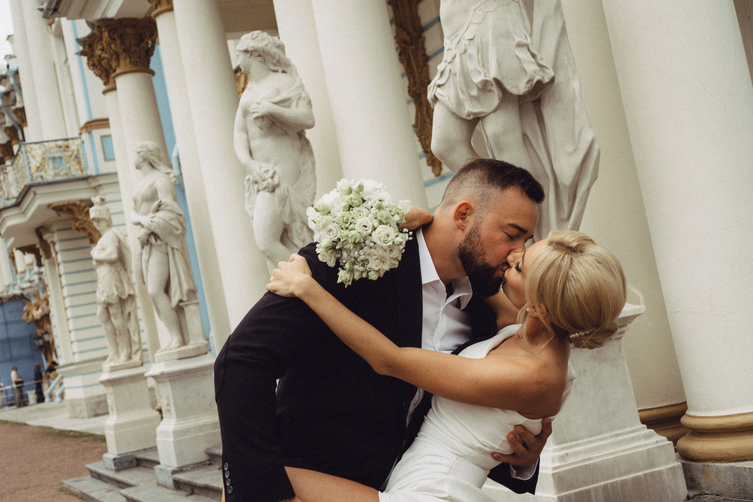 СВАДЕБНАЯ ИСТОРИЯ В ГОРОДЕ ПУШКИН ВОЗЛЕ ЕКАТЕРИНИНСКОГО ДВОРЦА И В ПАРКЕ. Профессиональный фотограф, Санкт-Петербург — Виктория Богомолова