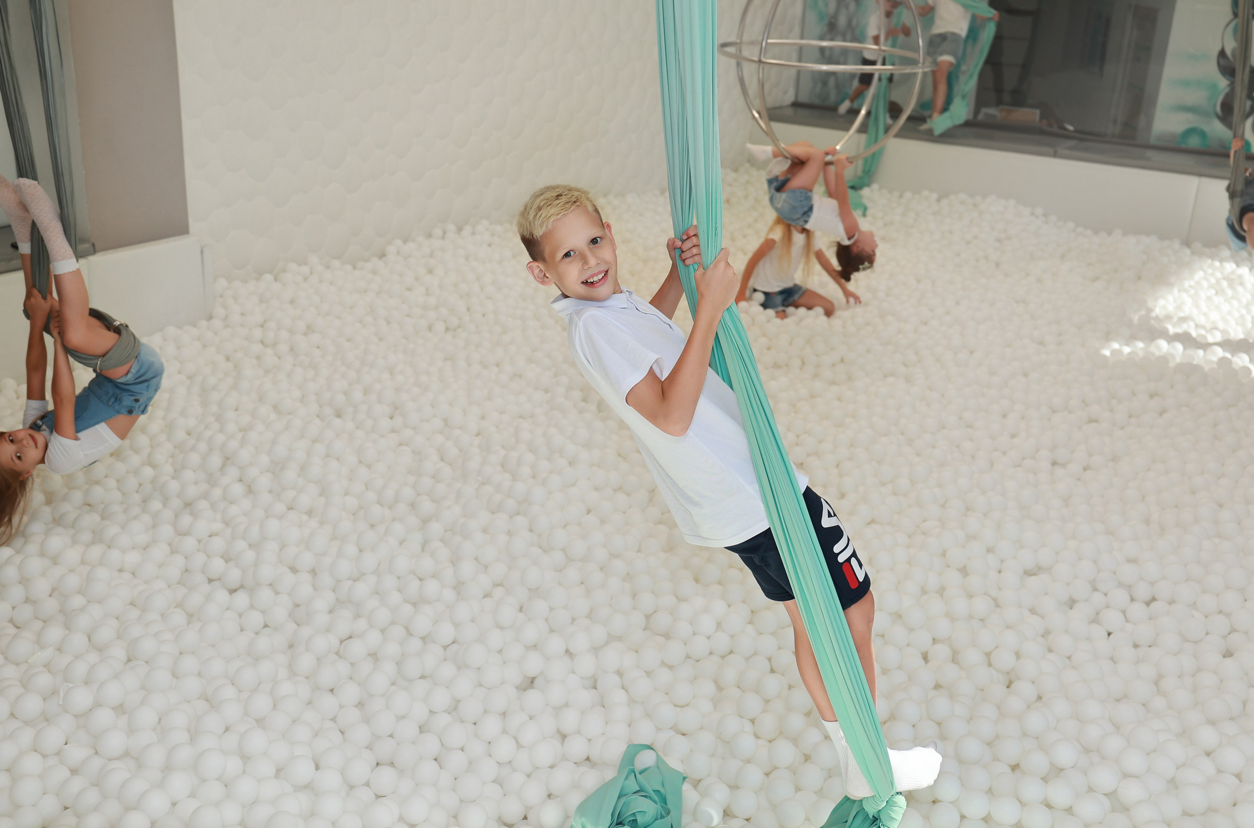 Сухой бассейн «Облака». Детский семейный фотограф Краснодар