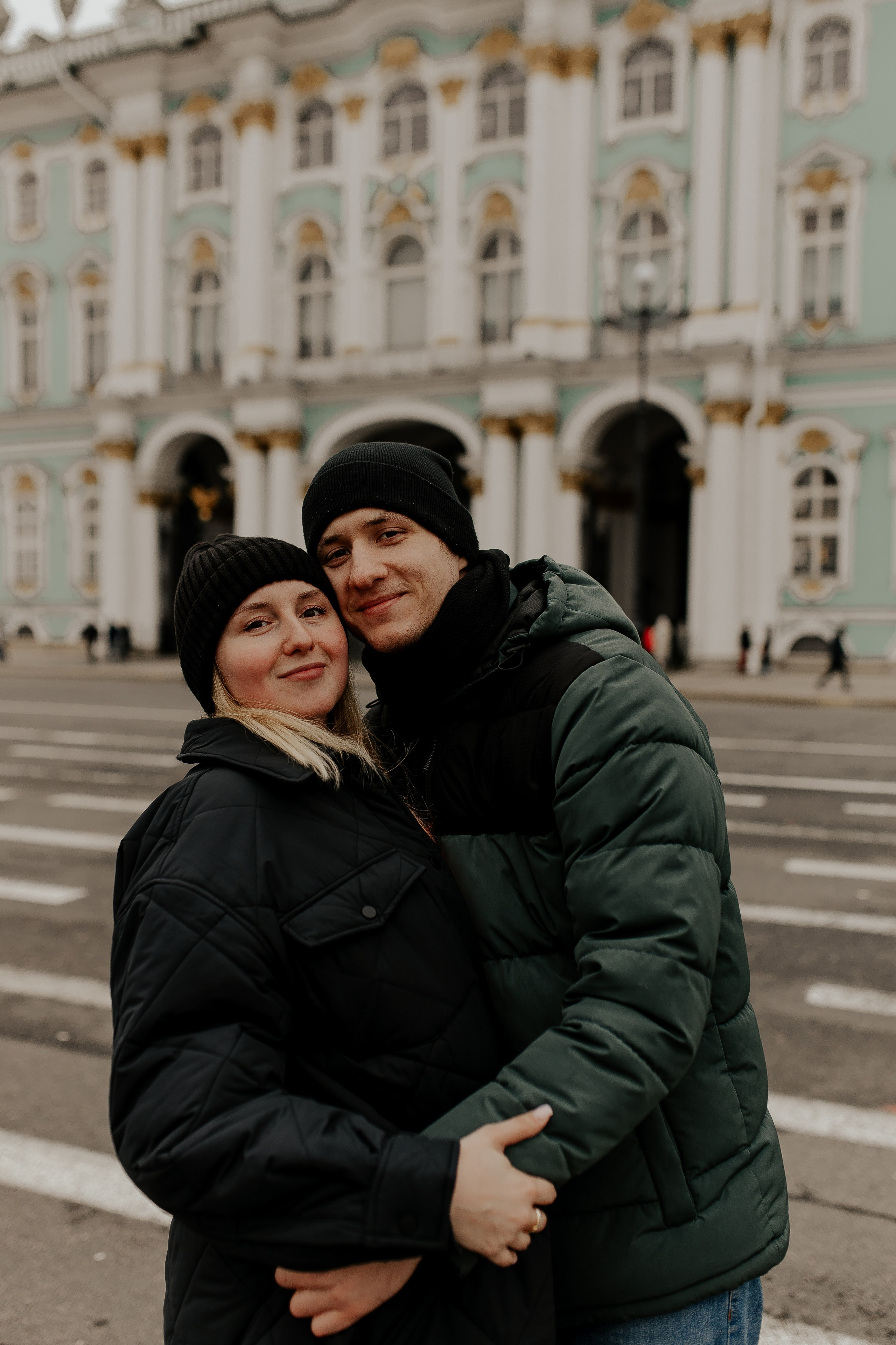 Поцелуй у Эрмитажа. Фотограф в Санкт-Петербурге Лиза Семченкова