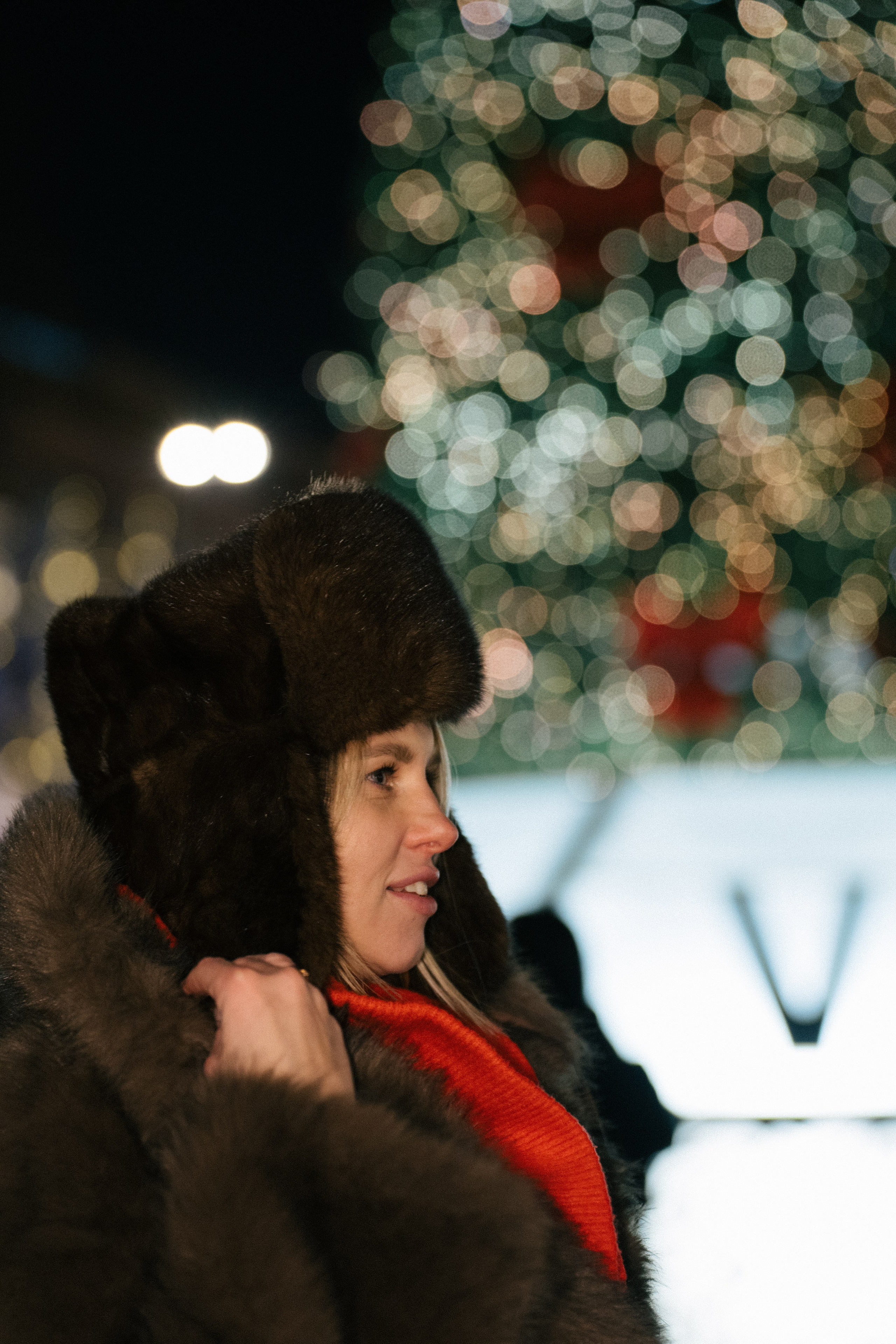 ПРОГУЛКА НА МАНЕЖНОЙ ПЛОЩАДИ ДЛЯ ДЕВУШКИ ПЕРЕД НОВЫМ ГОДОМ (НОВОГОДНЯЯ ФОТОСЕССИИЯ НА МАНЕЖНОЙ ПЛОЩАДИ). Профессиональный фотограф, Санкт-Петербург — Виктория Богомолова