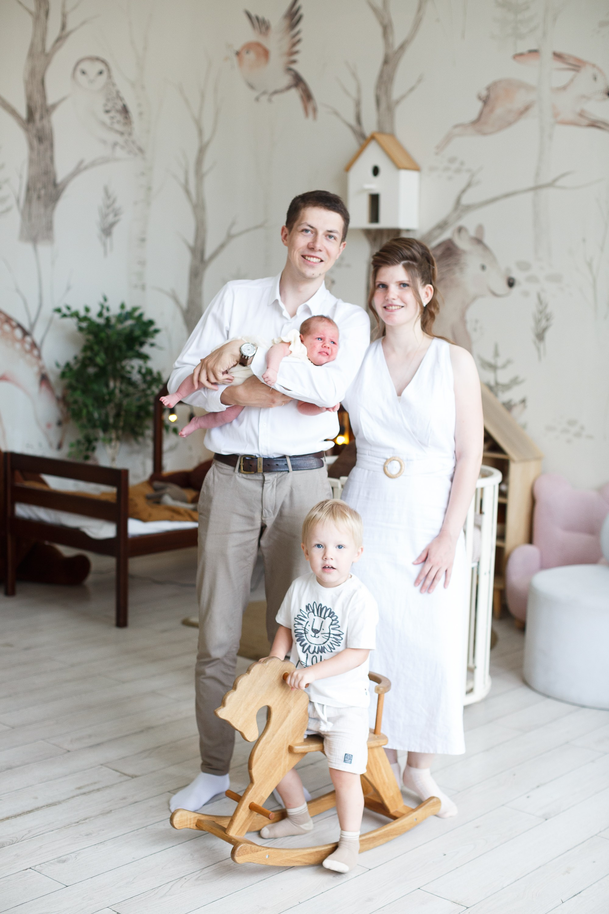 Семейная фотосессия в студии.