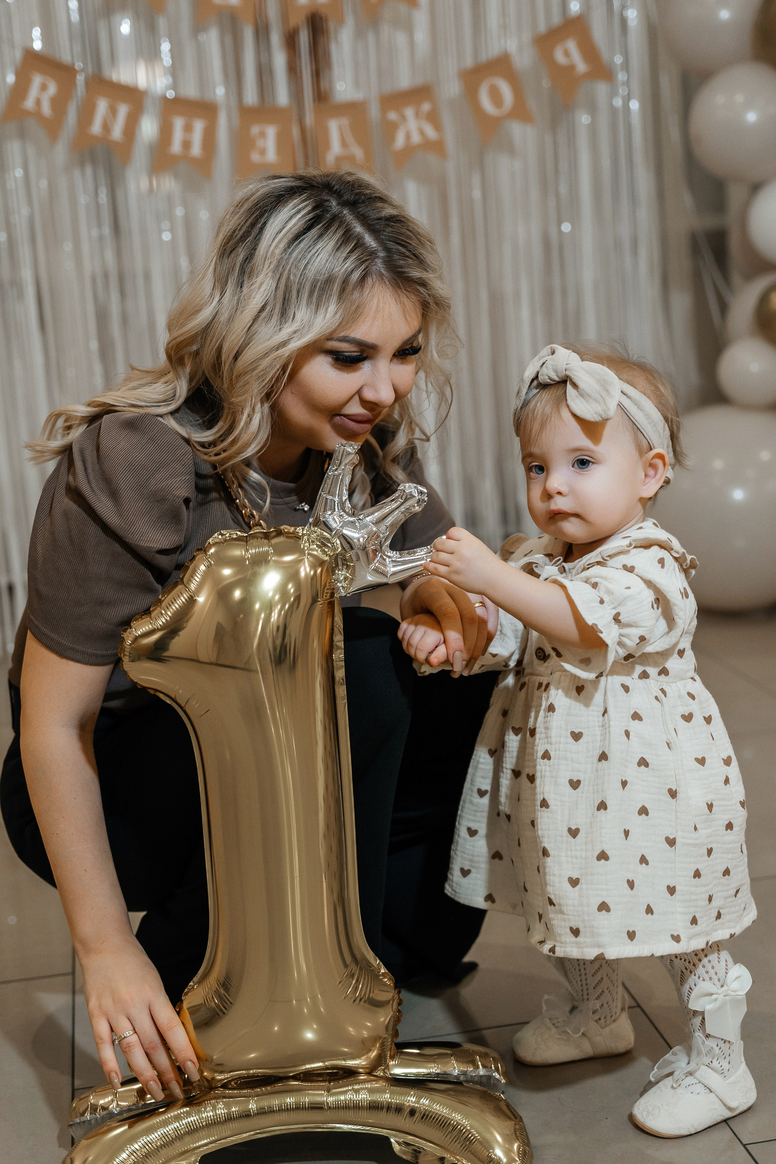 Александра и Виктория 1 годик. Семейный фотограф в Белгороде Амелина Алина