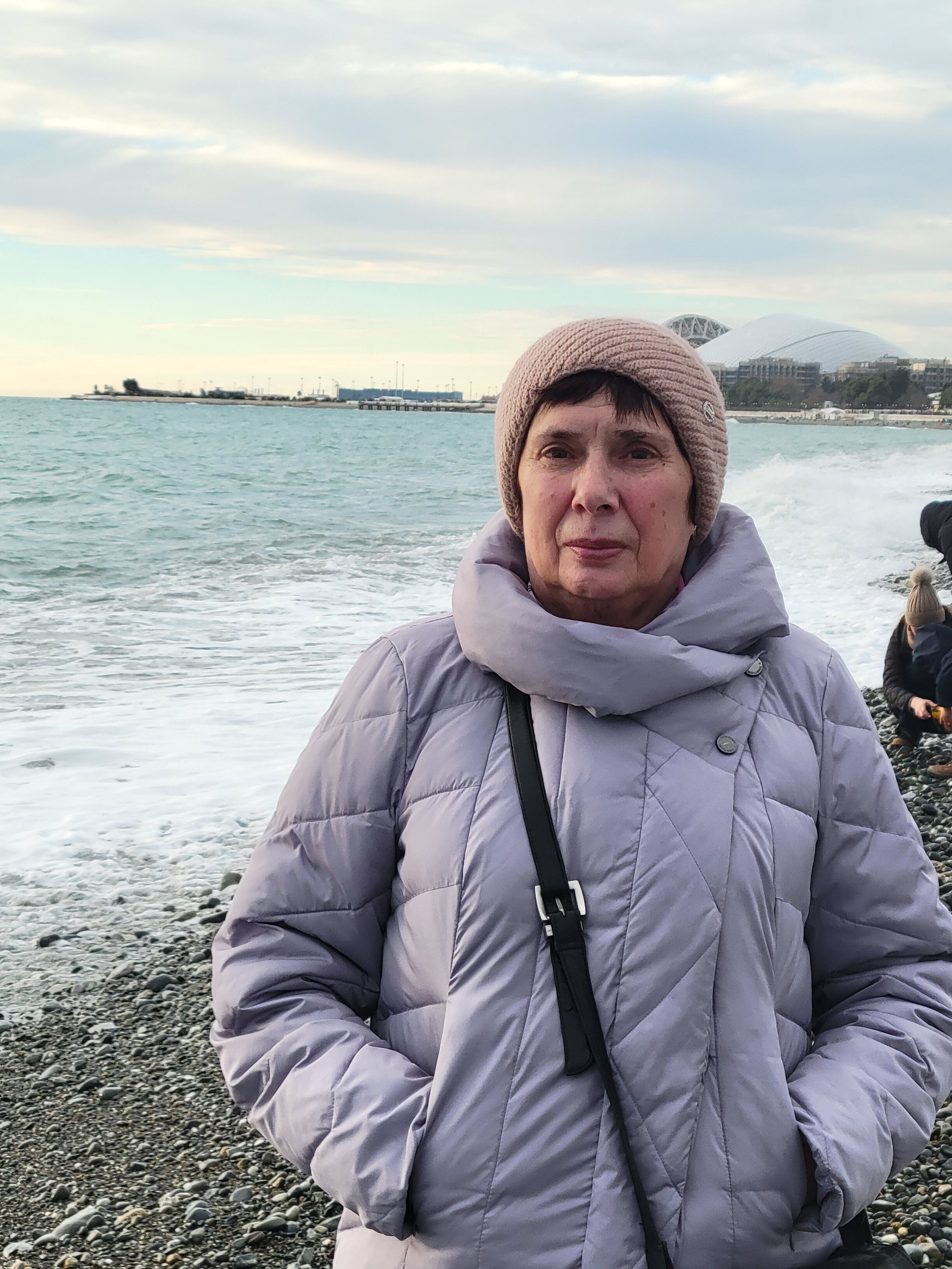 Рестораны, кафе, пуфики на пляжах - все заполненно