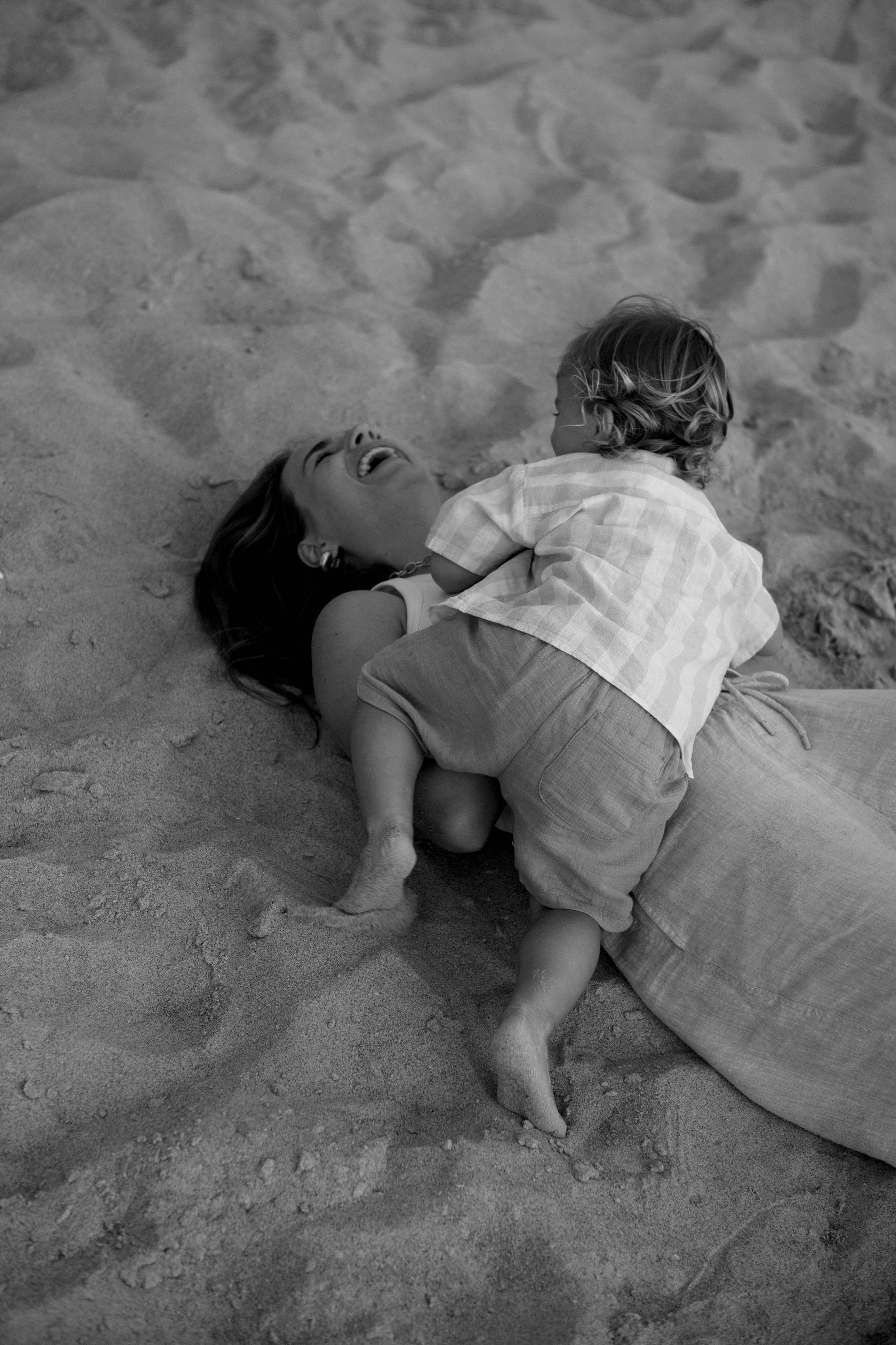 Family photoshoot near the sea (sunset). Главная