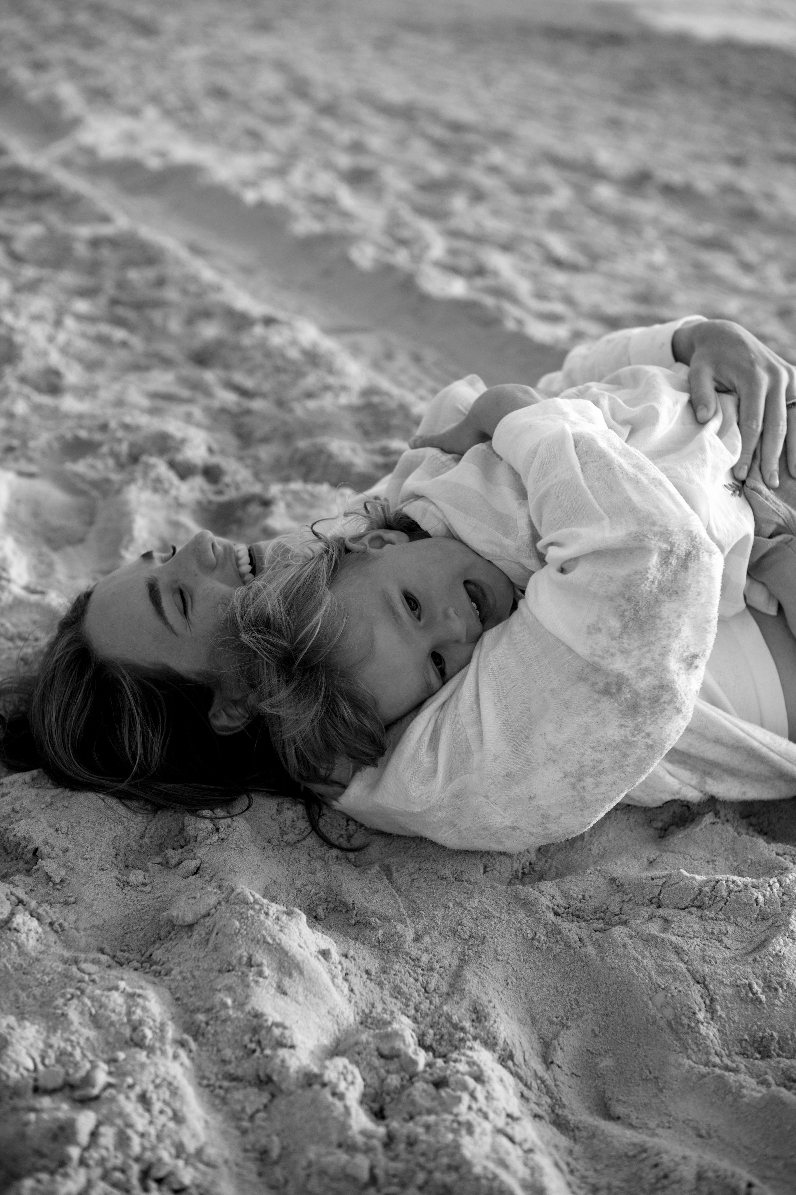 Family photoshoot near the sea (sunset). Главная
