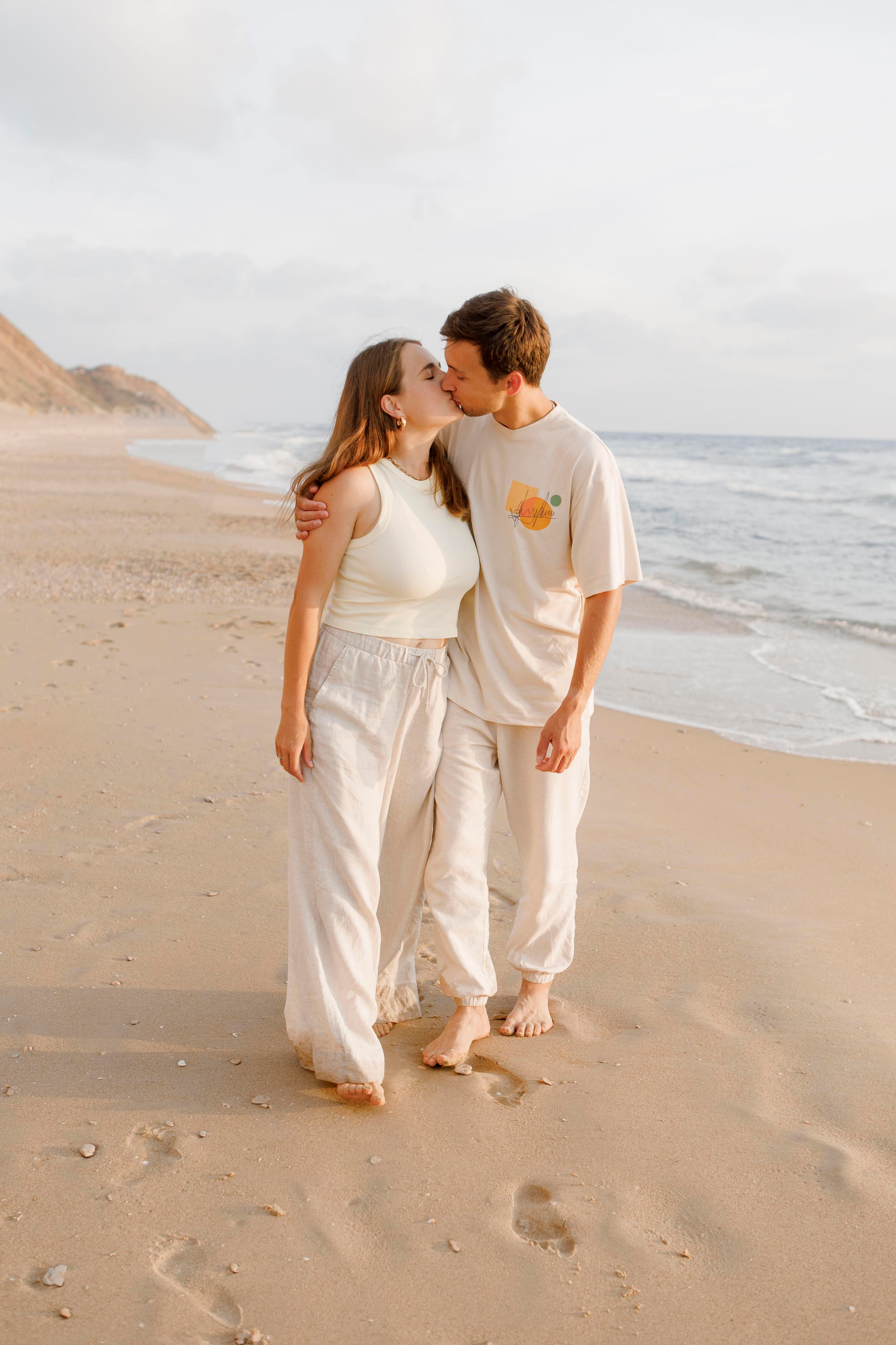 Family photoshoot near the sea (sunset). Главная