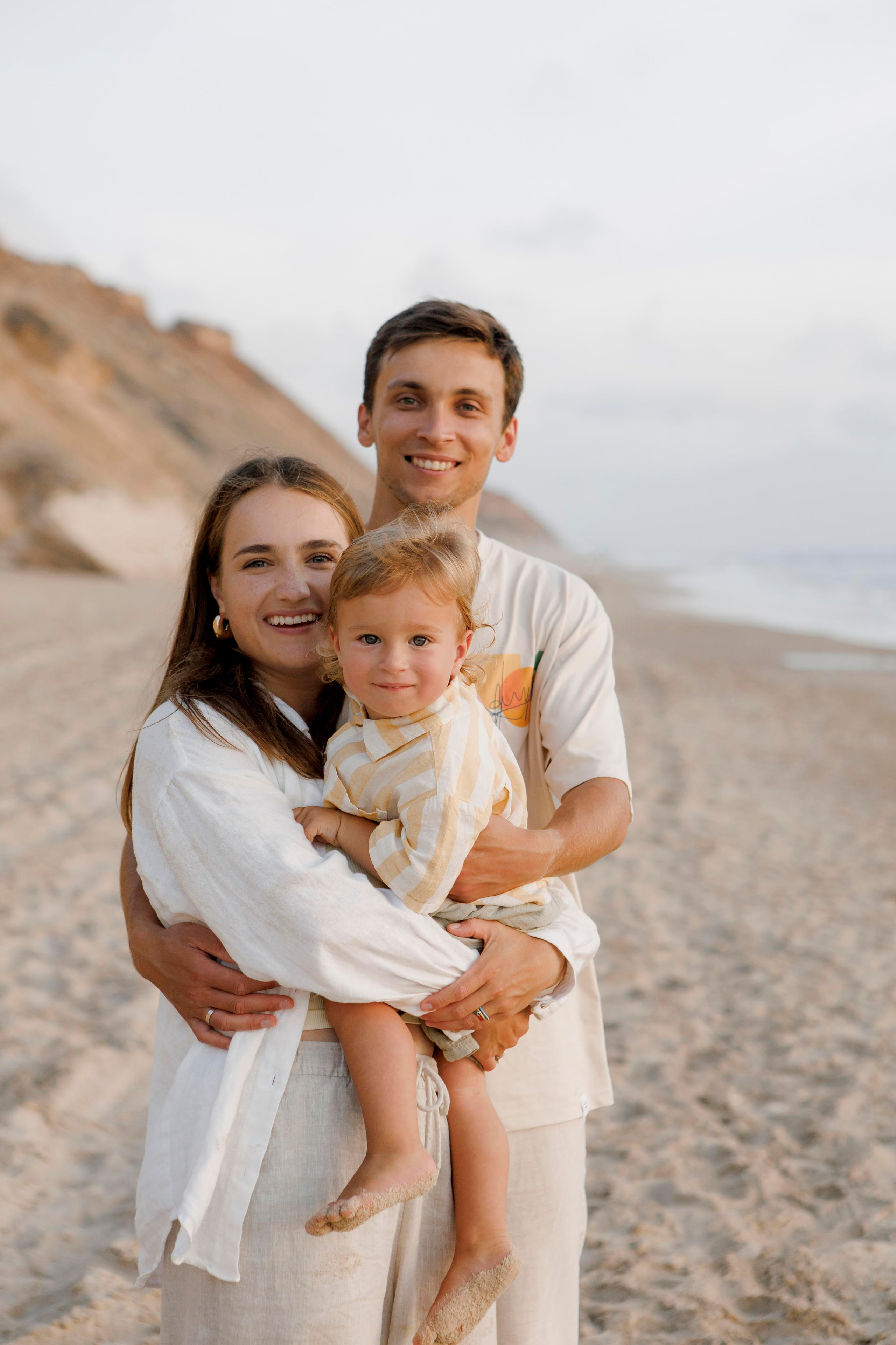 Family photoshoot near the sea (sunset). Главная