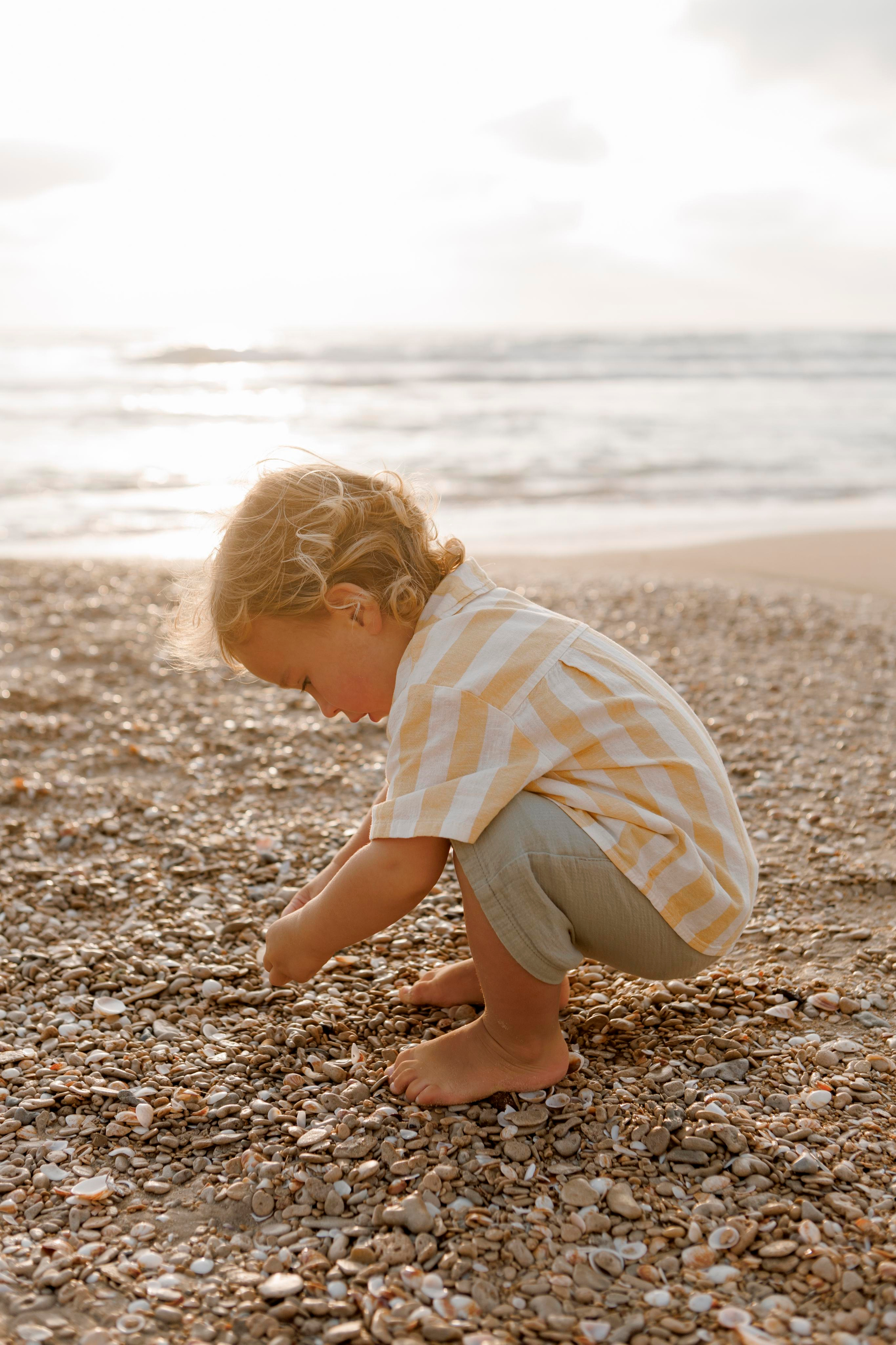 Family photoshoot near the sea (sunset). Главная