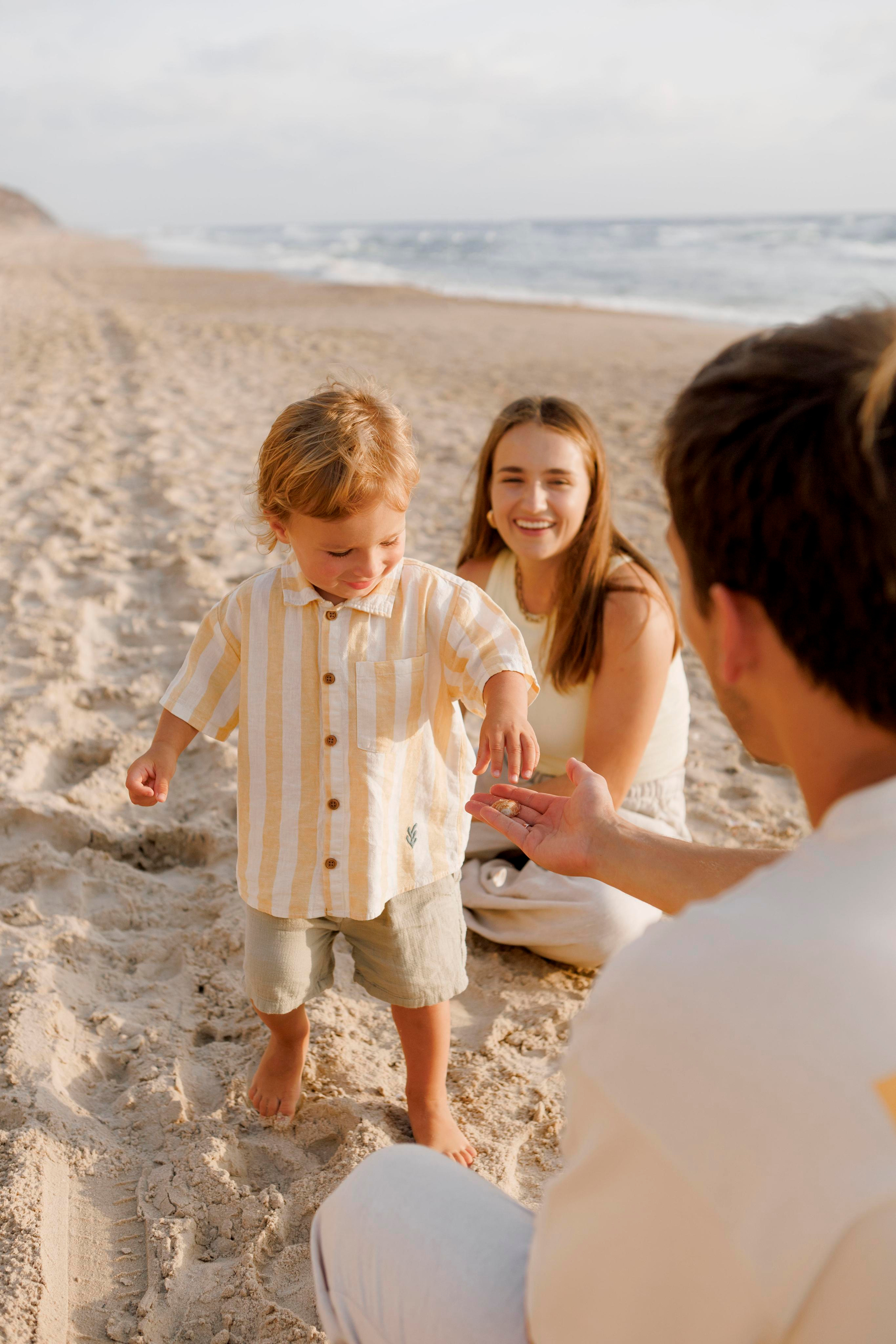 Family photoshoot near the sea (sunset). Главная