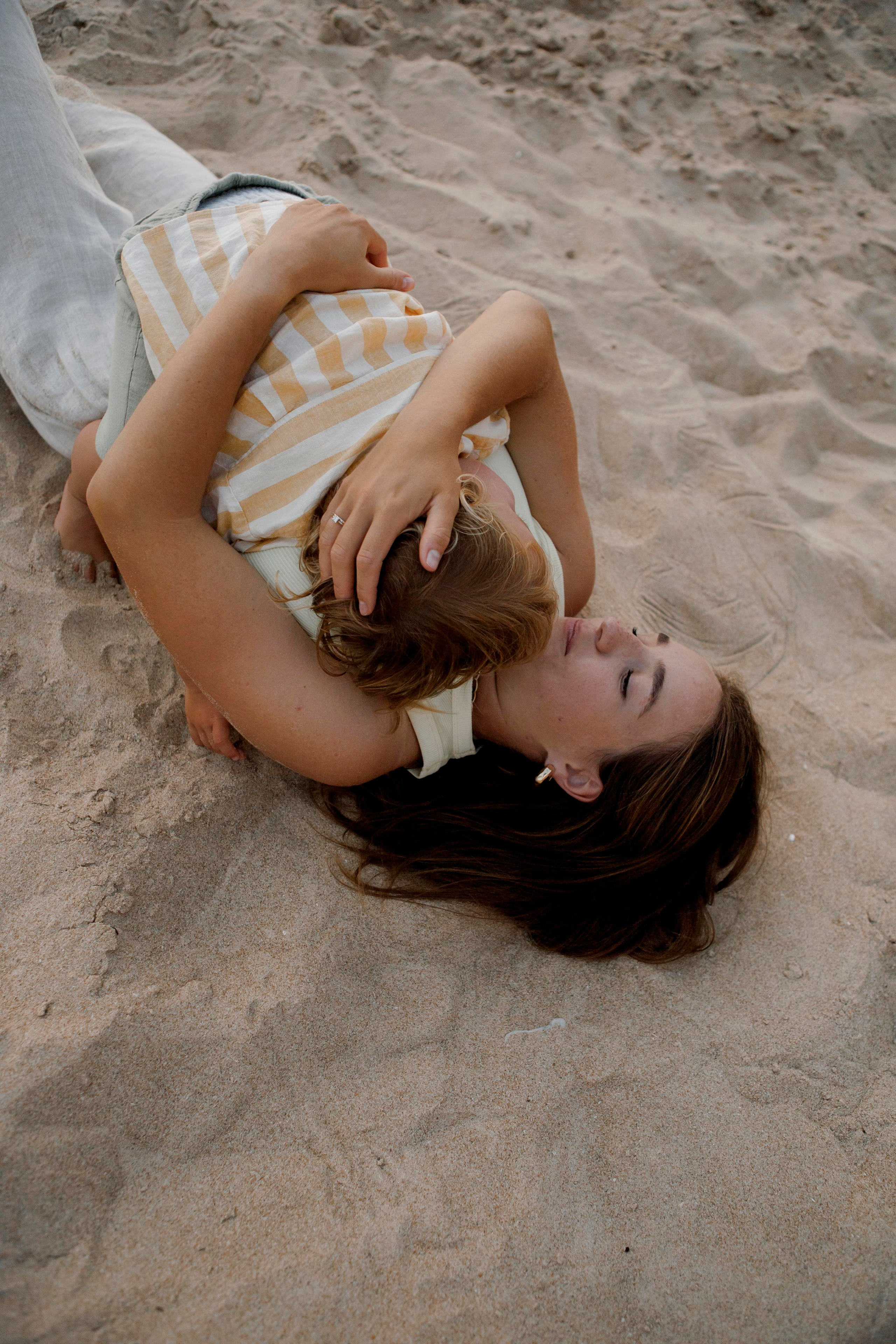 Family photoshoot near the sea (sunset). Главная
