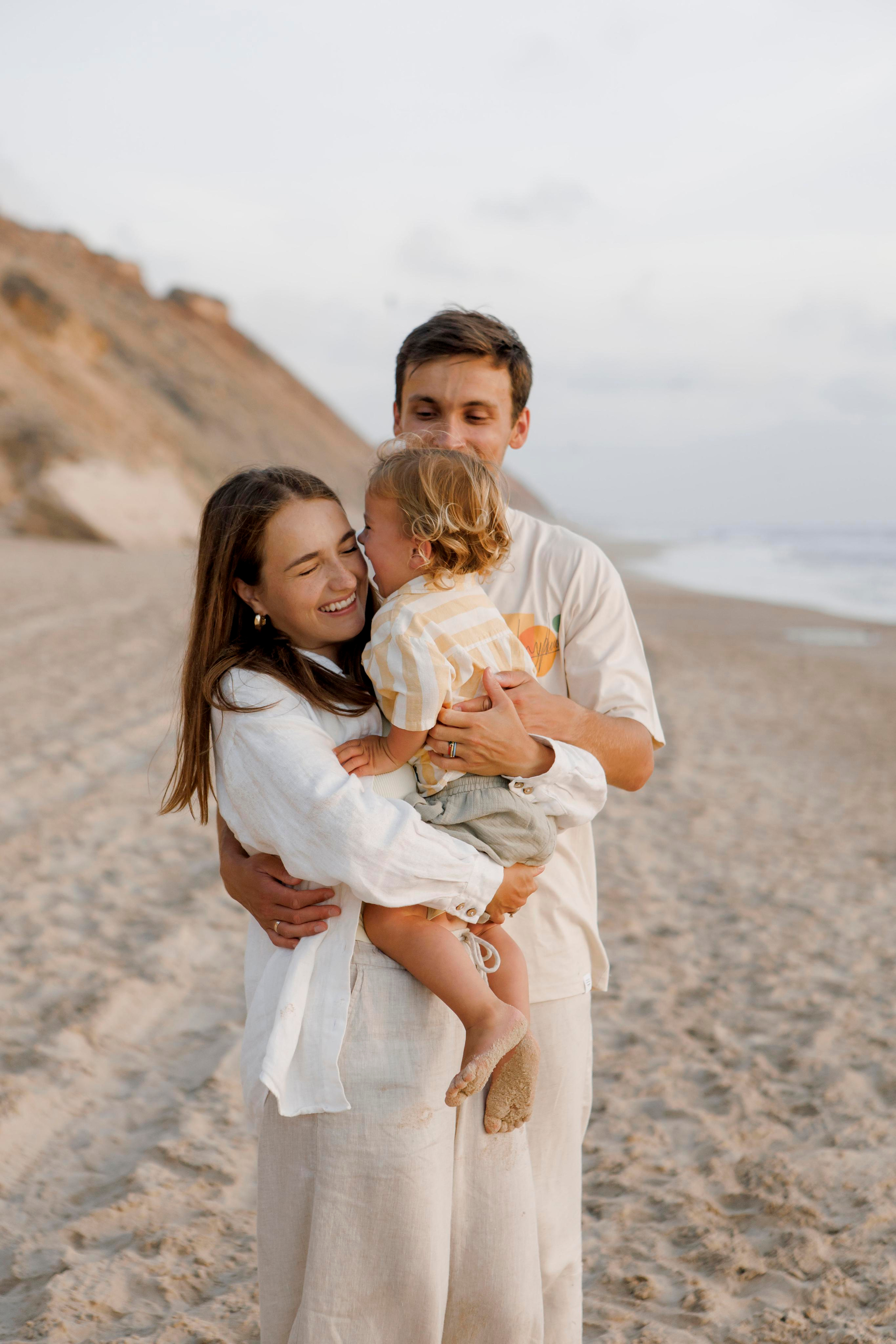 Family photoshoot near the sea (sunset). Главная