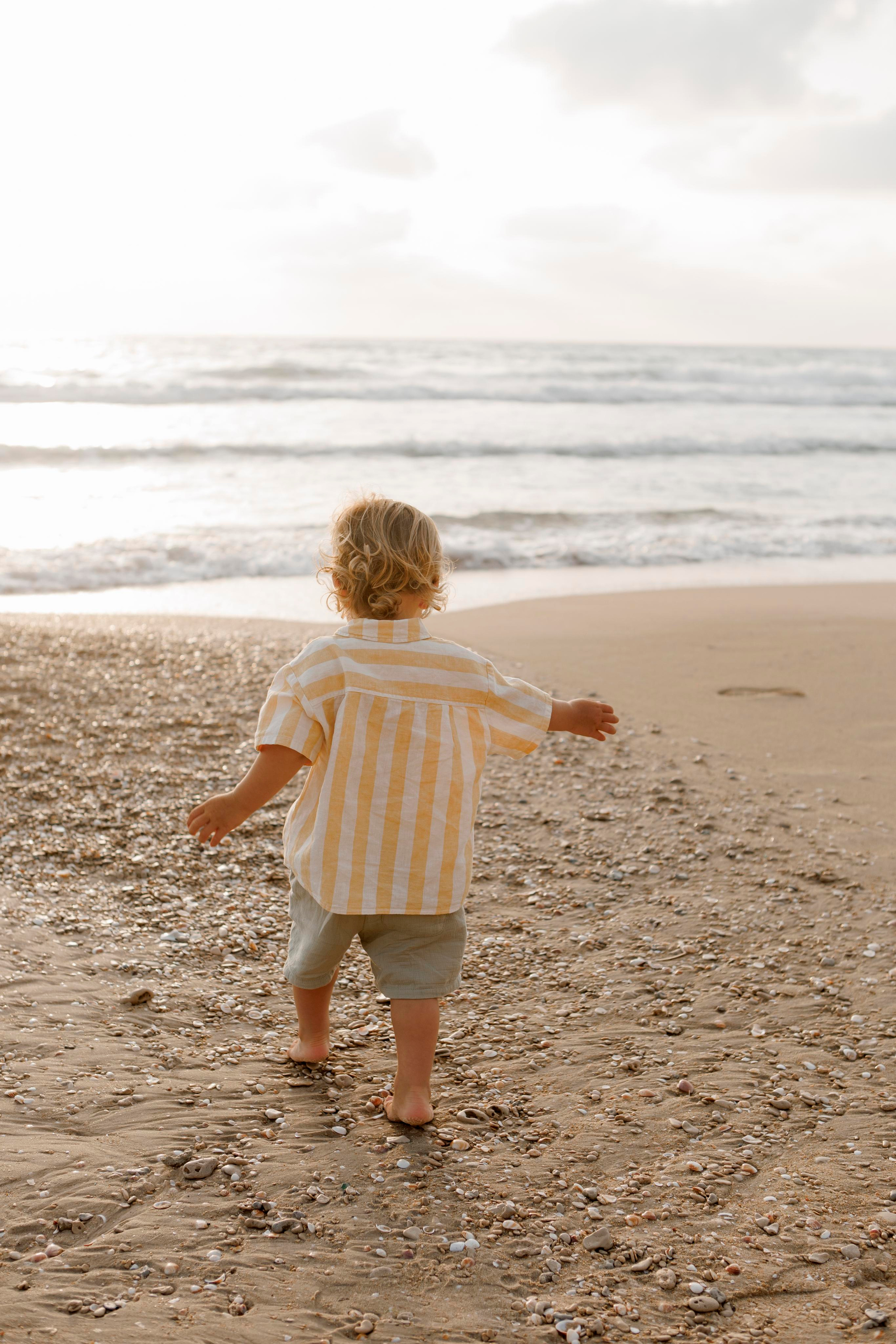 Family photoshoot near the sea (sunset). Главная