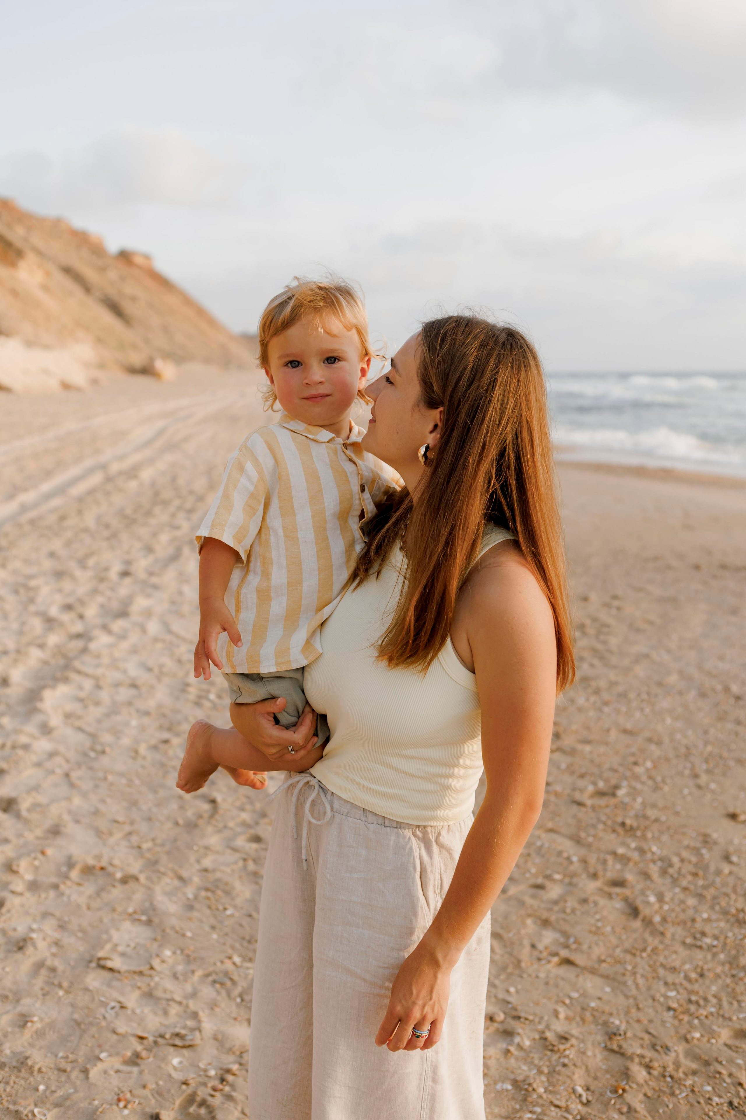 Family photoshoot near the sea (sunset). Главная