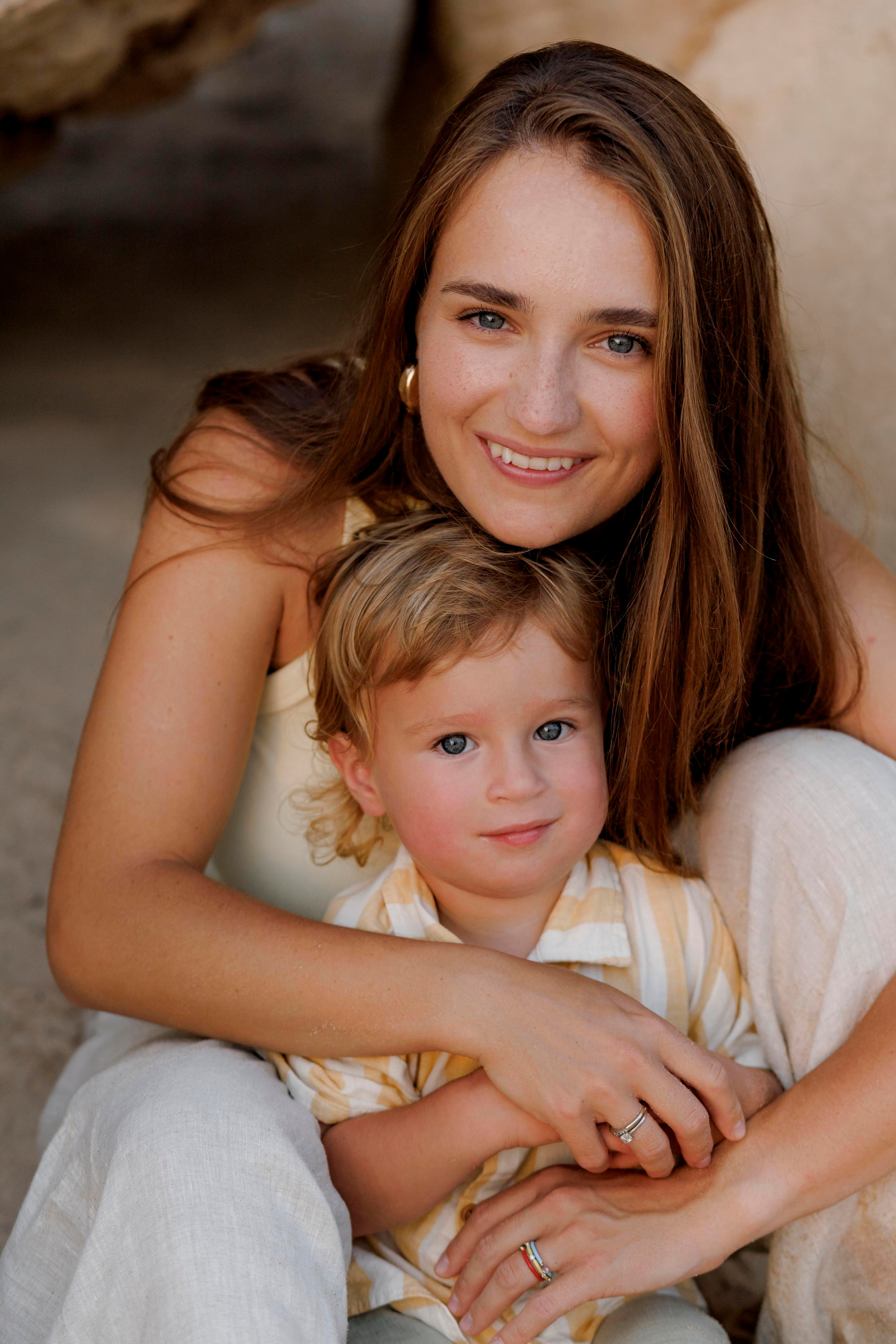 Family photoshoot near the sea (sunset). Главная