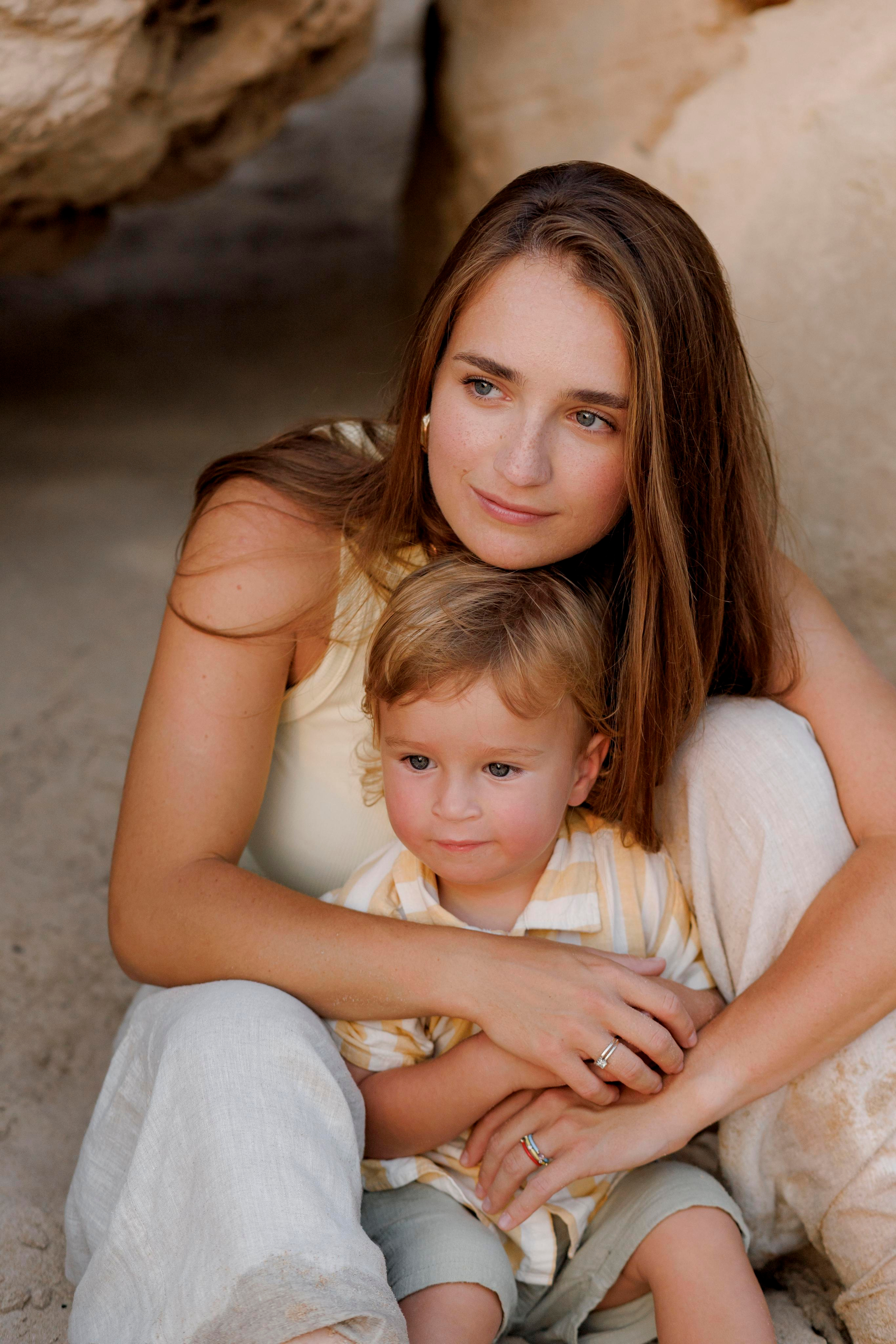 Family photoshoot near the sea (sunset). Главная