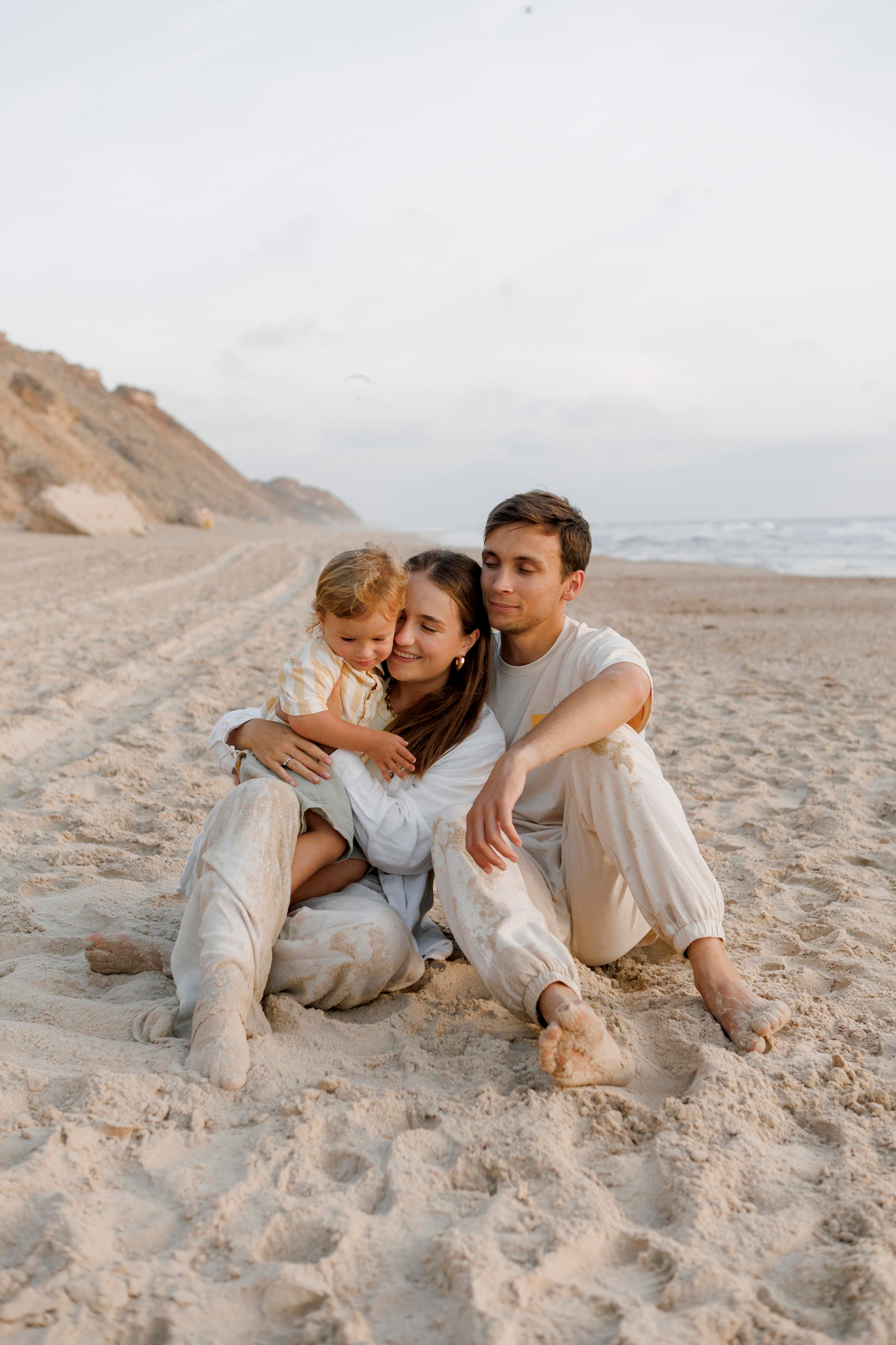 Family photoshoot near the sea (sunset). Главная