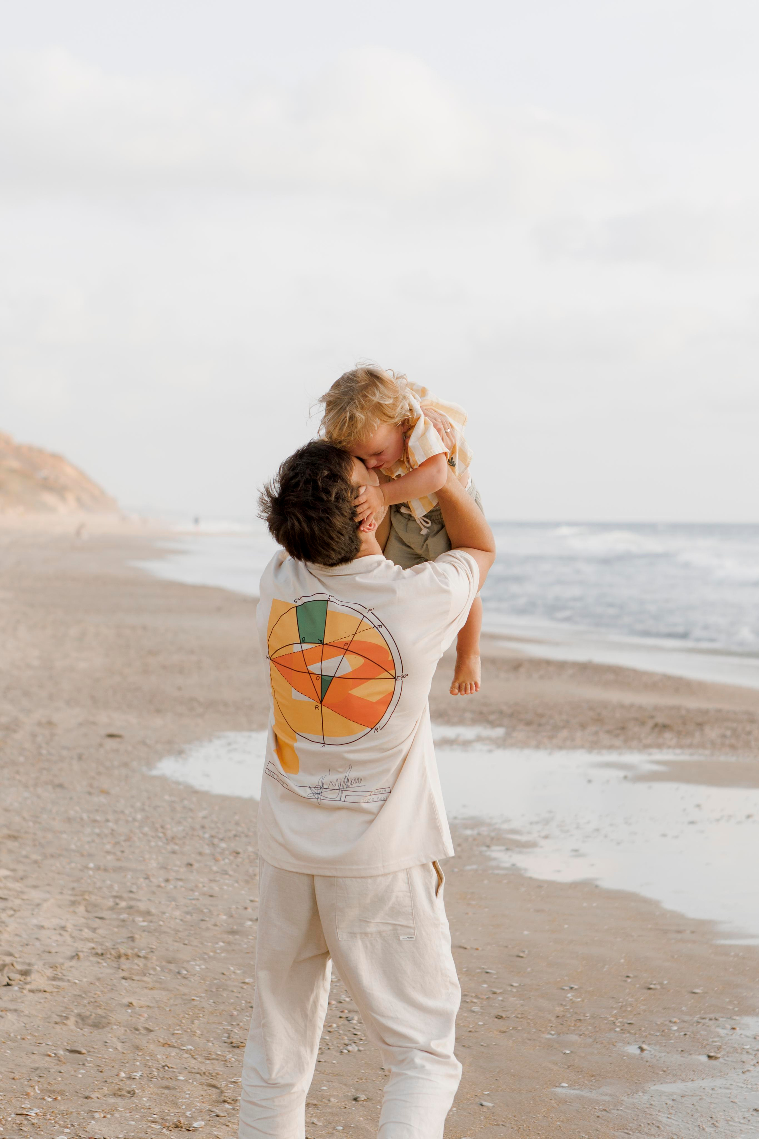Family photoshoot near the sea (sunset). Главная