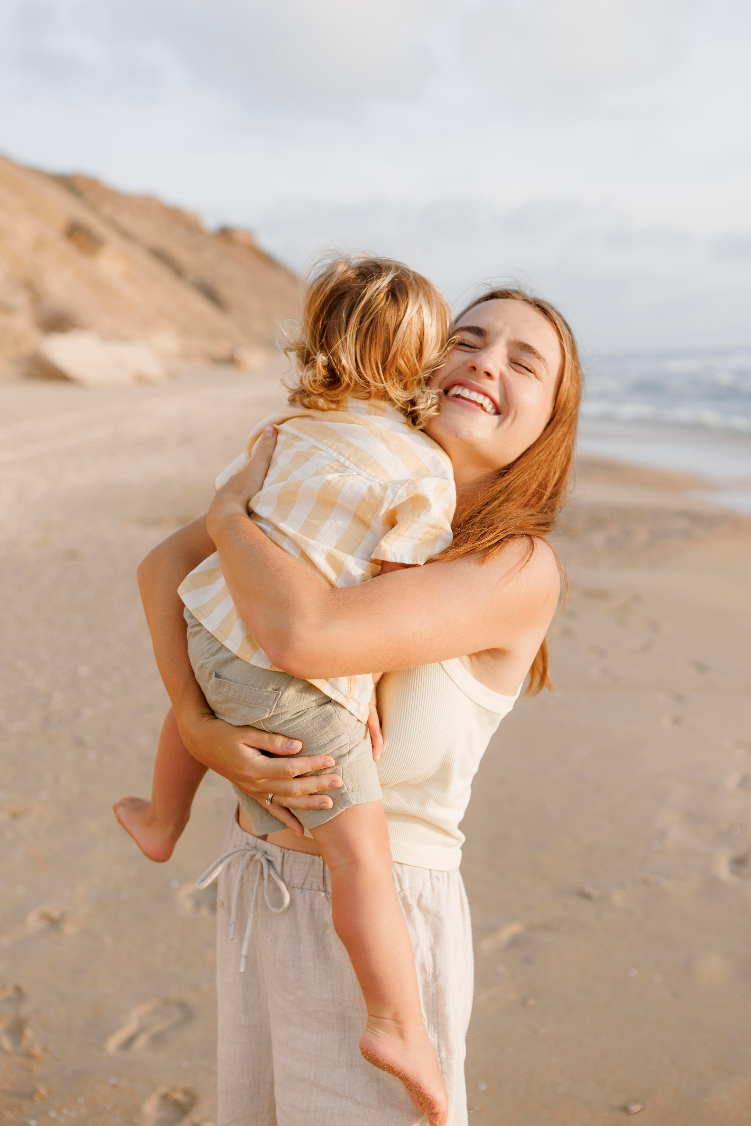 Family photoshoot near the sea (sunset). Главная