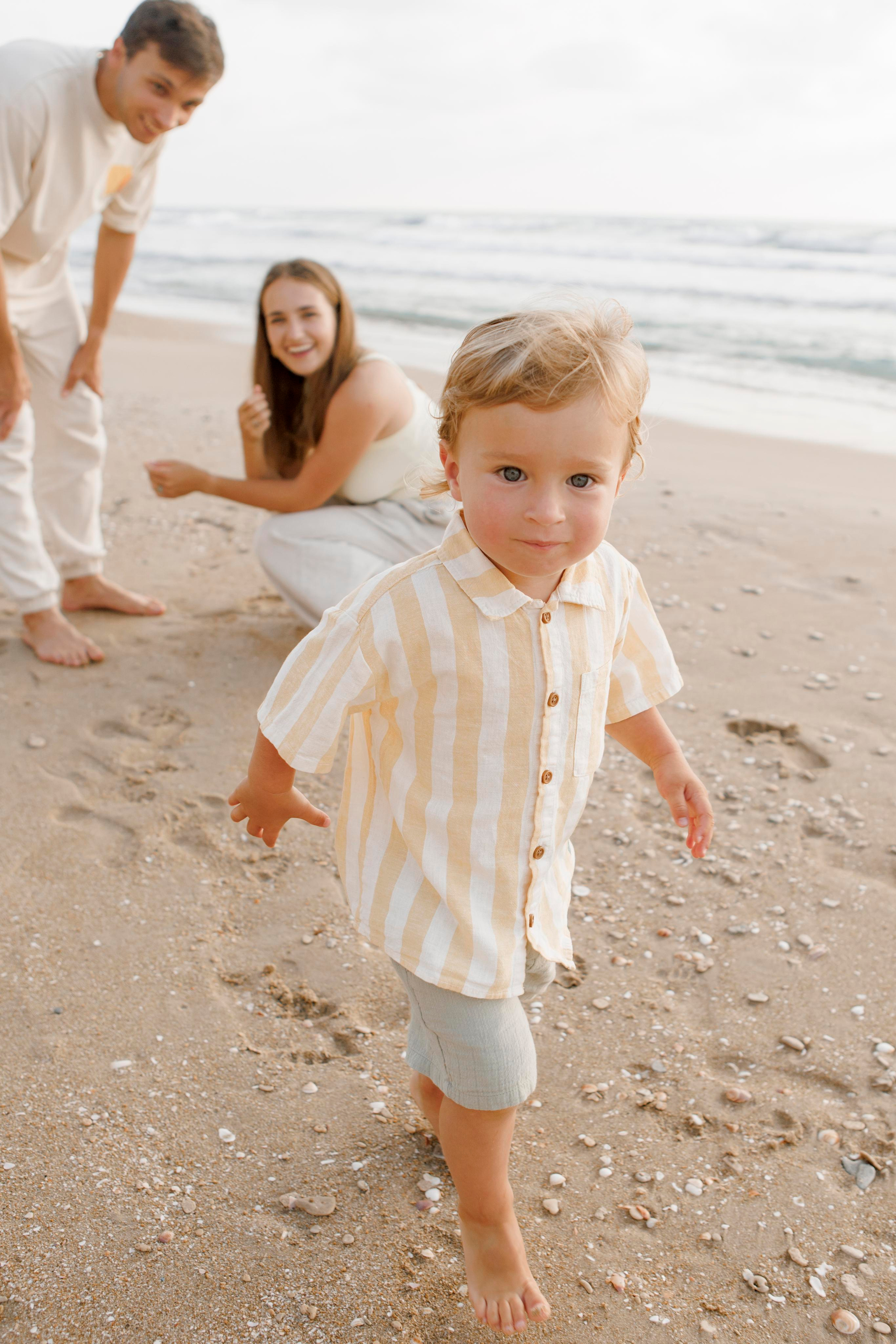 Family photoshoot near the sea (sunset). Главная