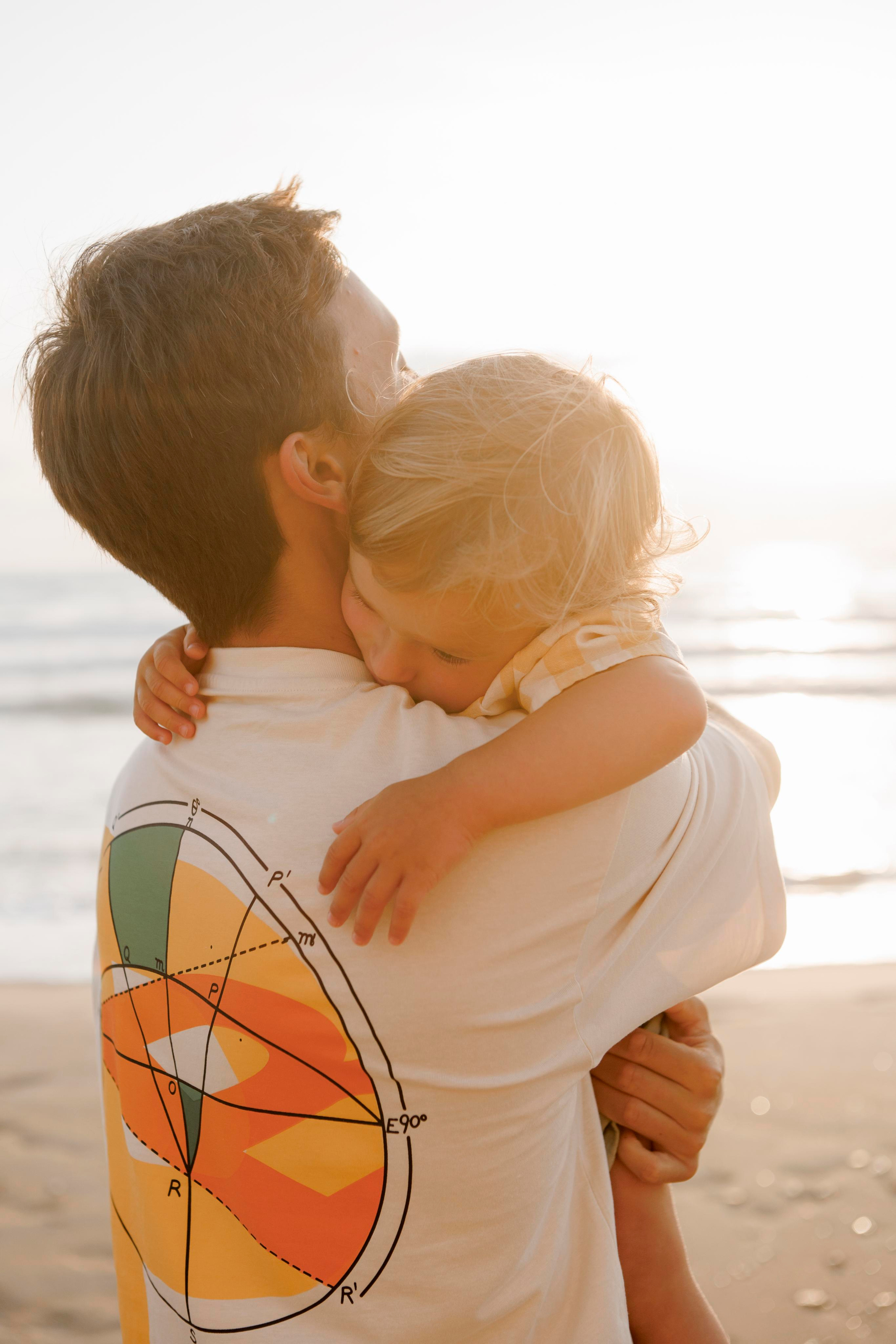 Family photoshoot near the sea (sunset). Главная