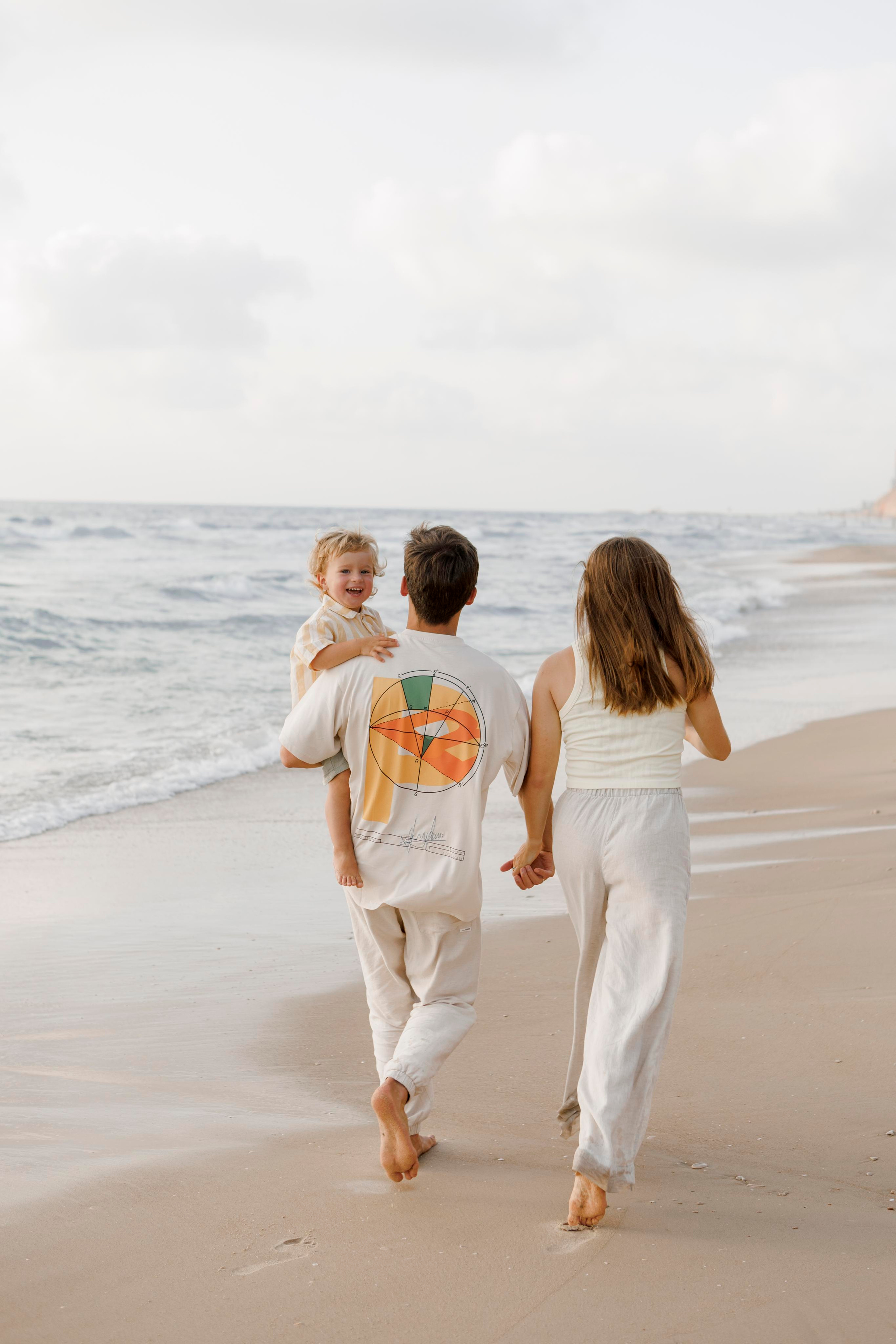 Family photoshoot near the sea (sunset). Главная