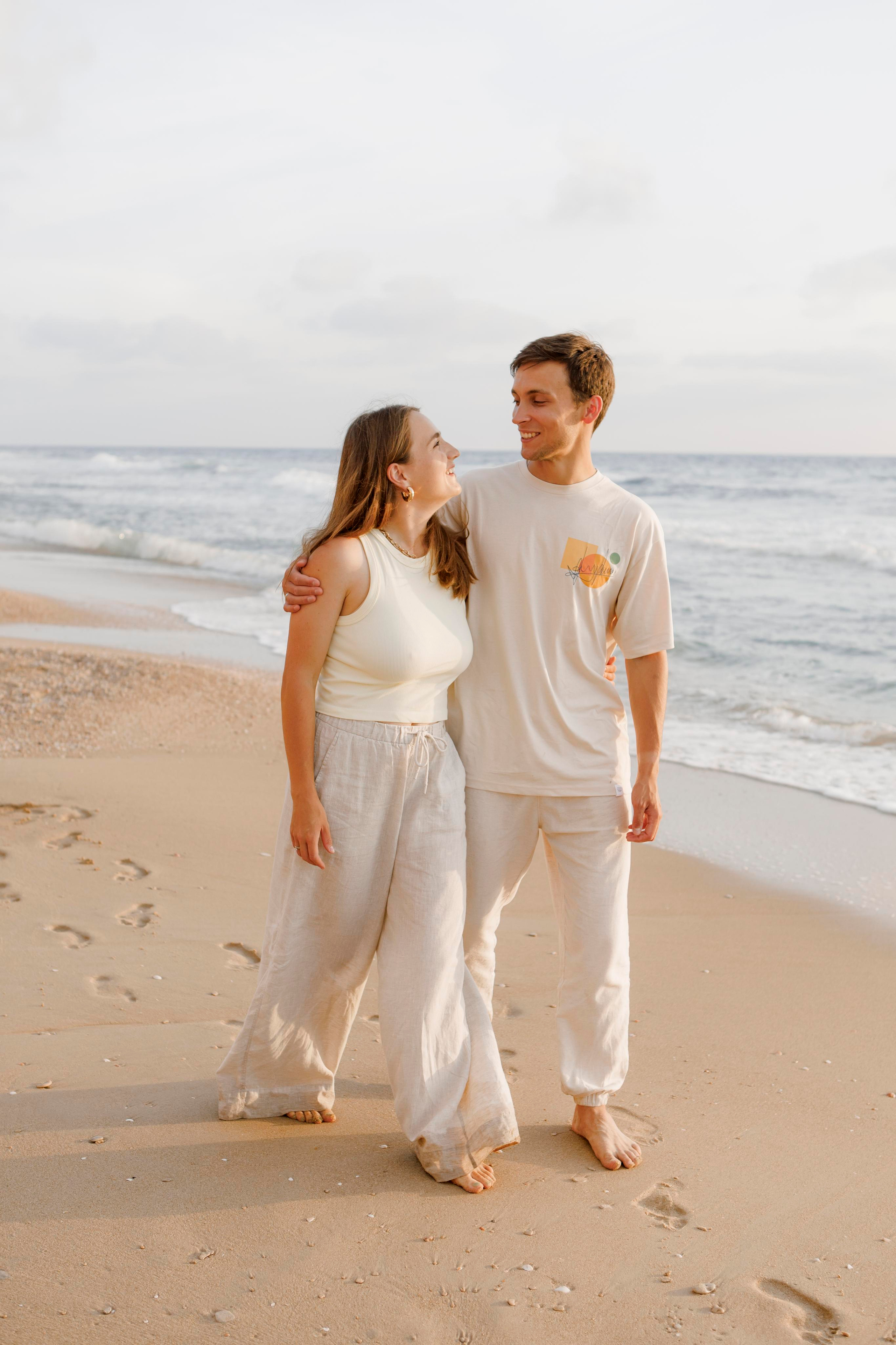 Family photoshoot near the sea (sunset). Главная
