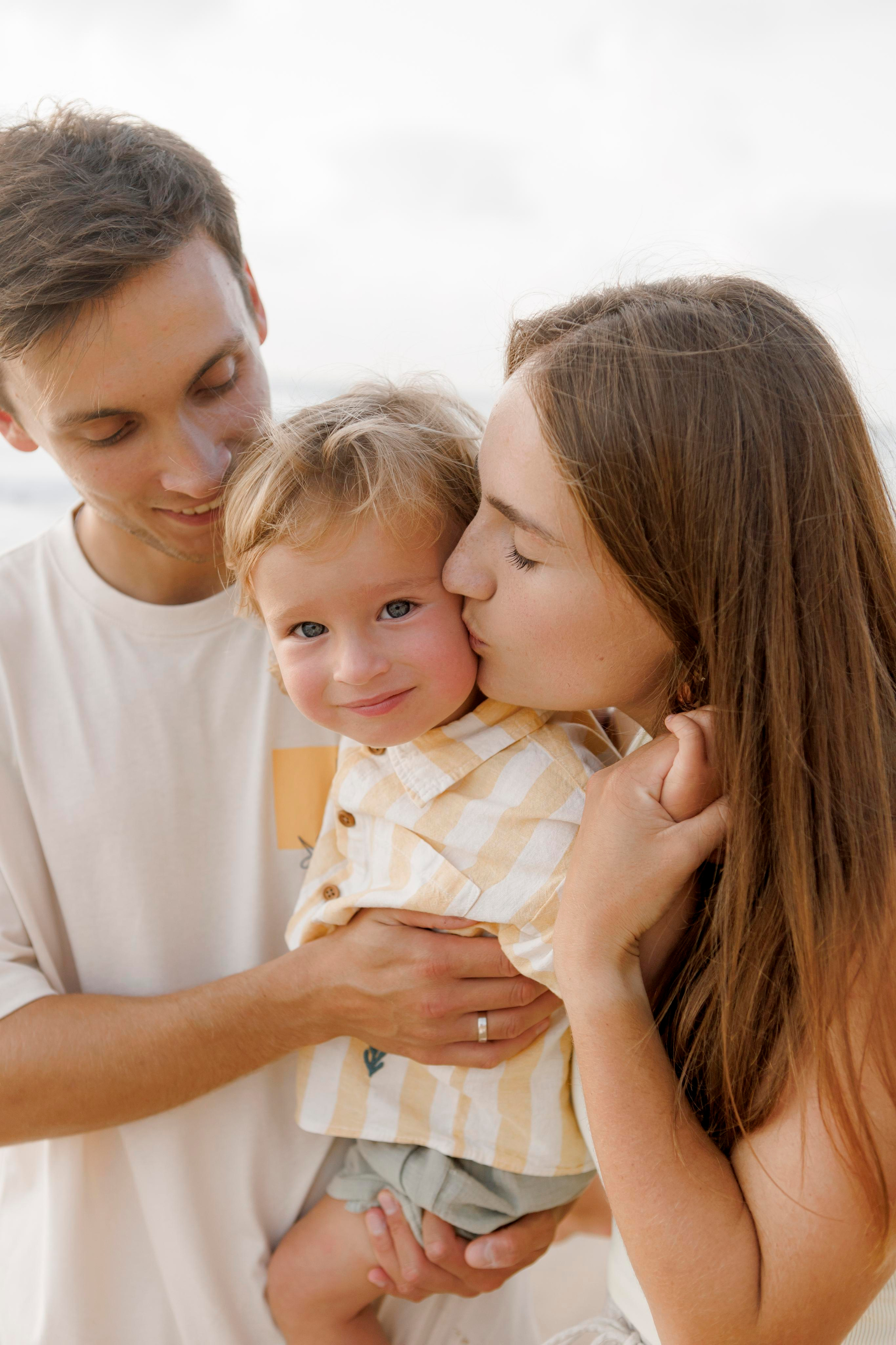 Family photoshoot near the sea (sunset). Главная
