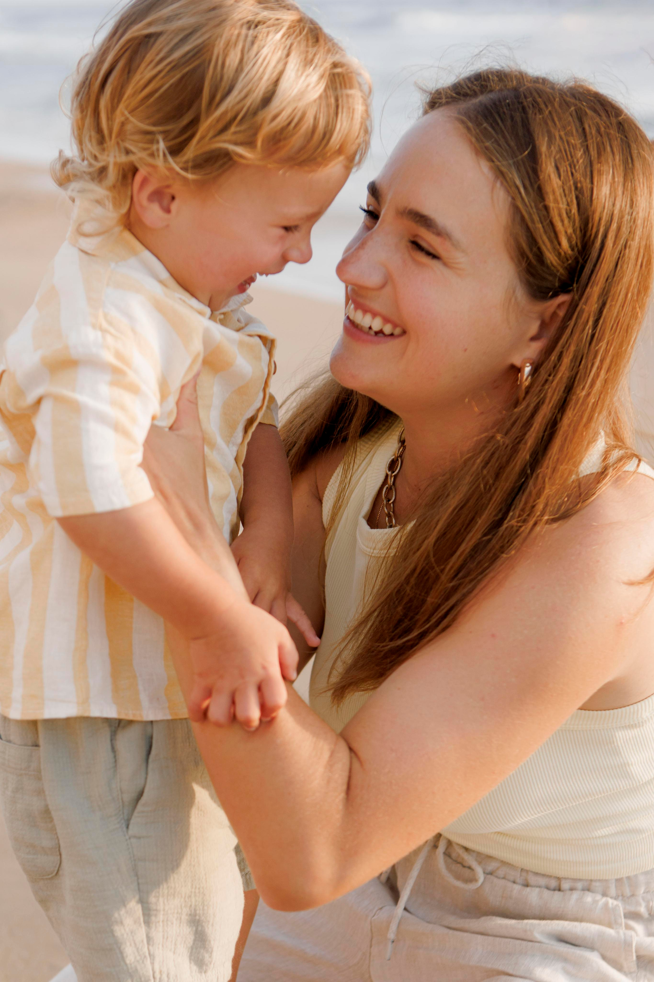 Family photoshoot near the sea (sunset). Главная