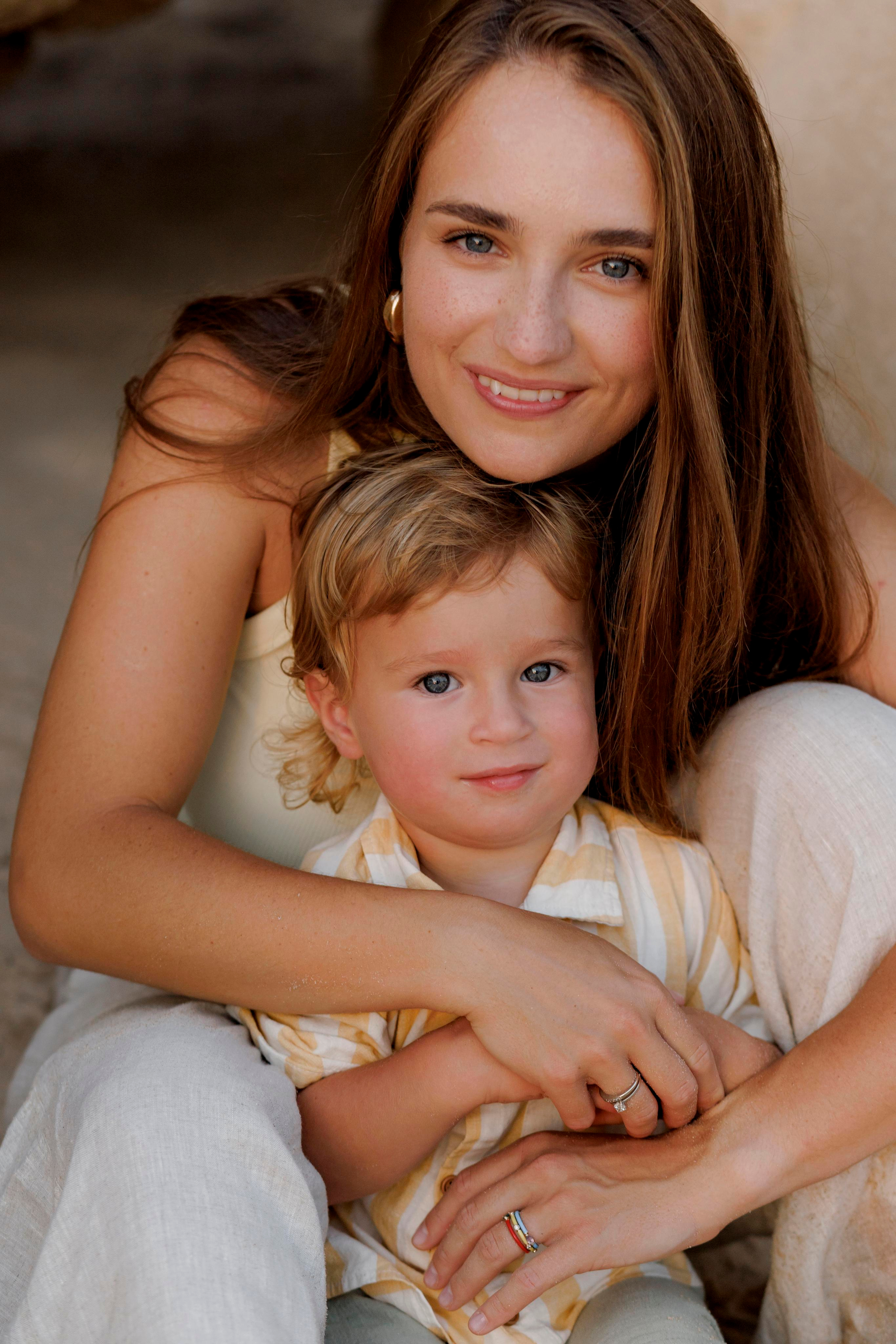 Family photoshoot near the sea (sunset). Главная