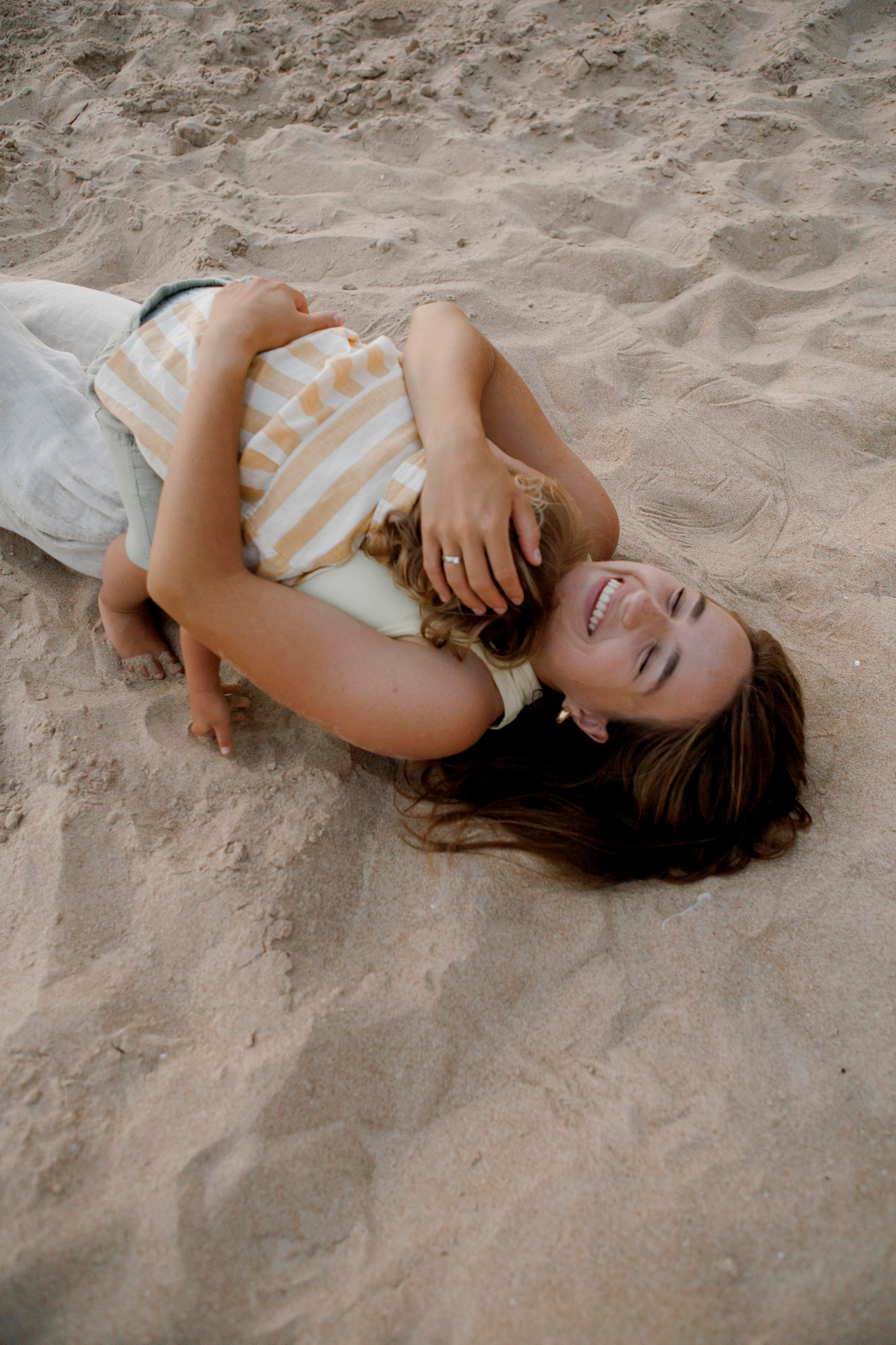 Family photoshoot near the sea (sunset). Главная